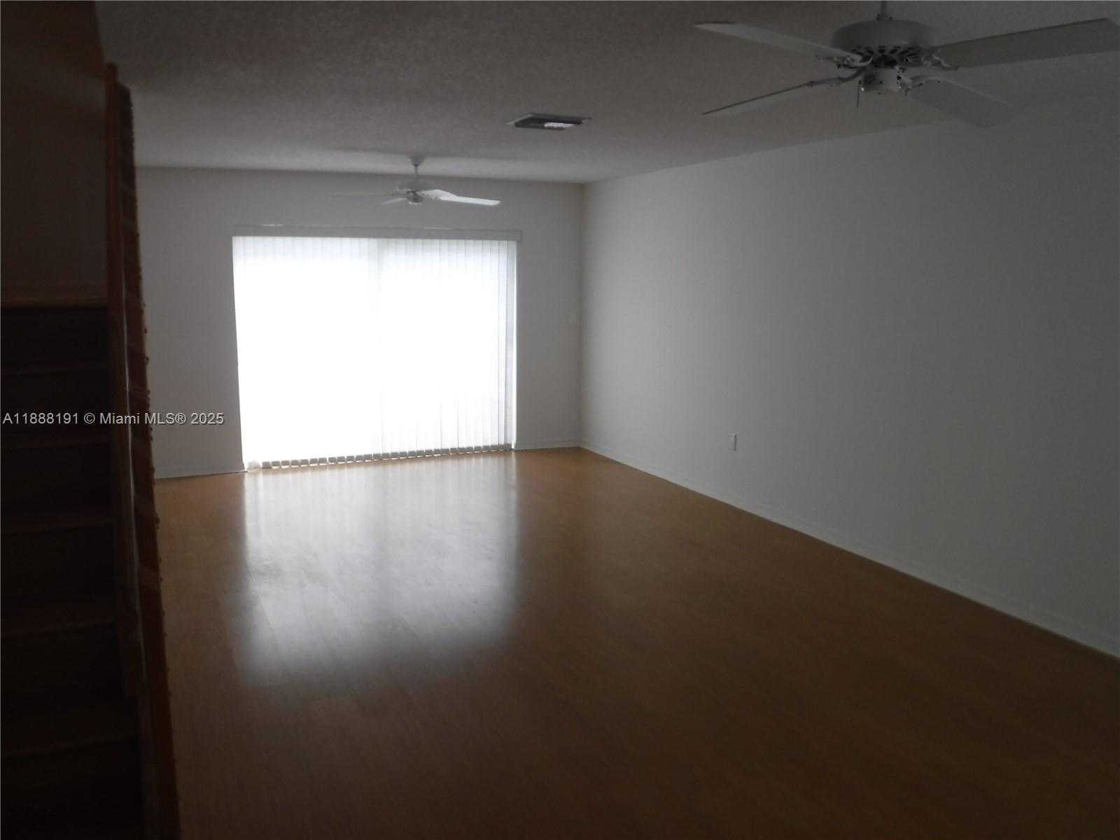 Small Image of 10889 SOUTH WEST 149TH PL, Miami Number 11