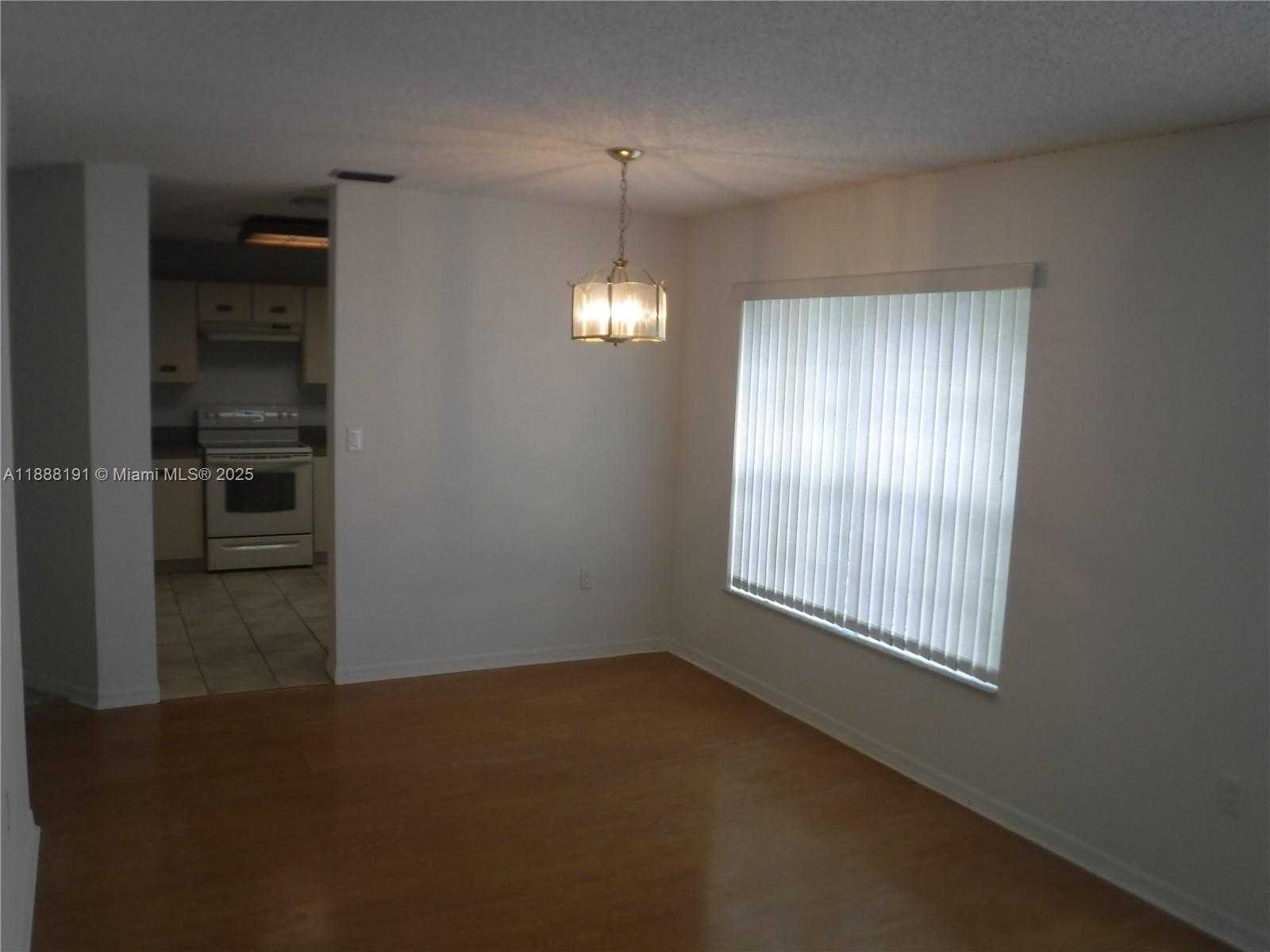 Small Image of 10889 SOUTH WEST 149TH PL, Miami Number 13