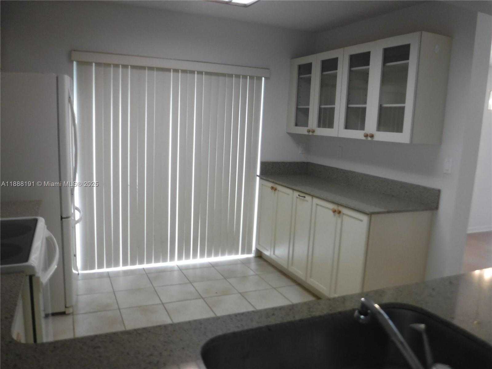 Small Image of 10889 SOUTH WEST 149TH PL, Miami Number 16
