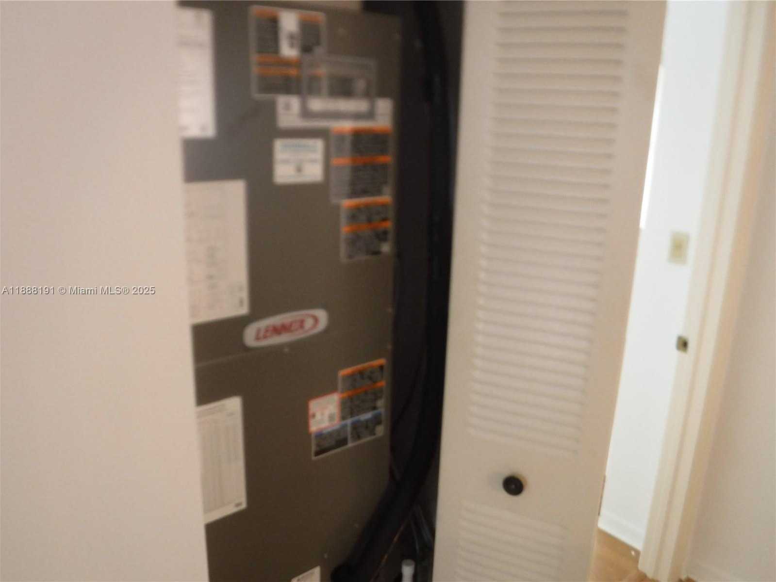 Small Image of 10889 SOUTH WEST 149TH PL, Miami Number 23