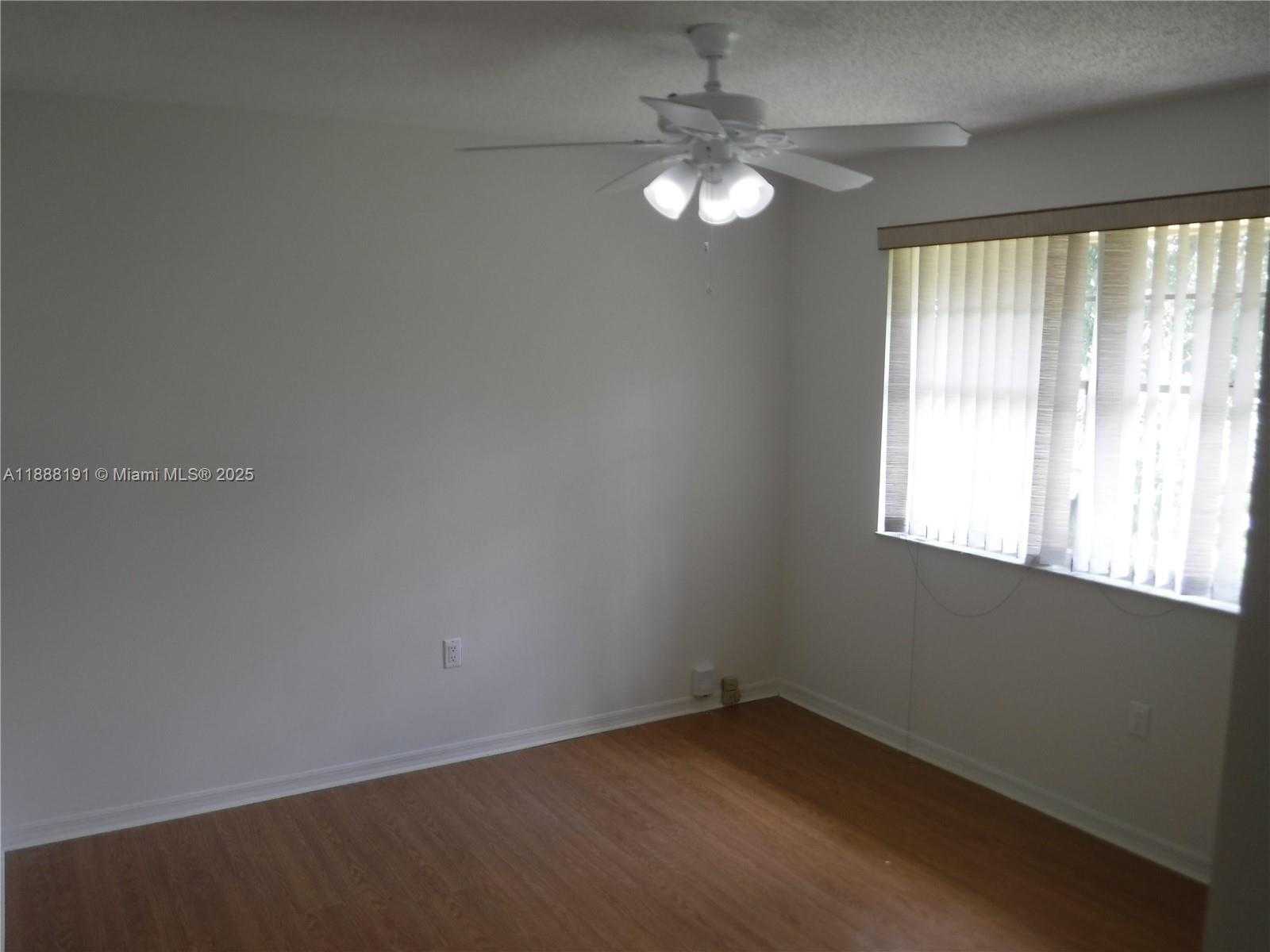 Small Image of 10889 SOUTH WEST 149TH PL, Miami Number 24
