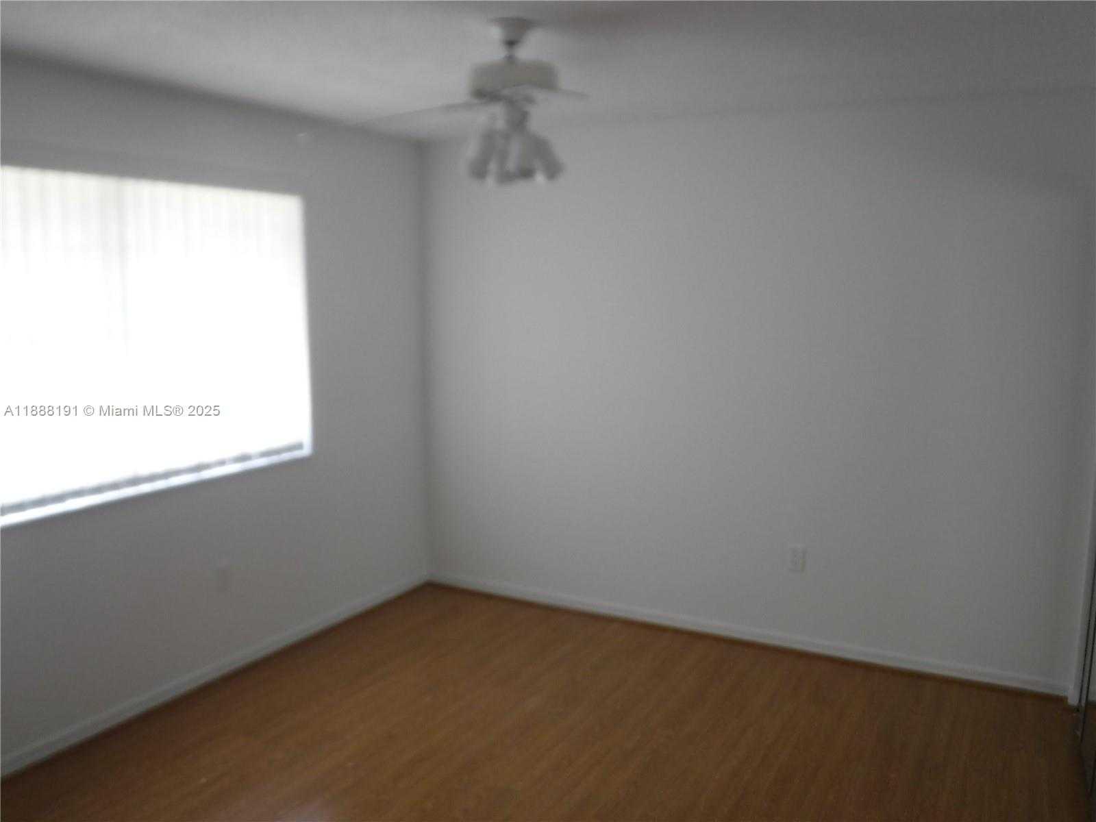 Small Image of 10889 SOUTH WEST 149TH PL, Miami Number 27