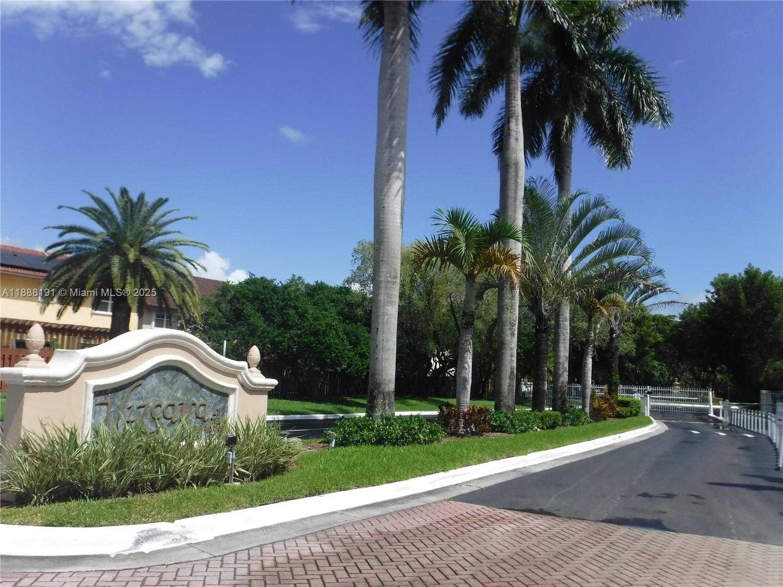 Small Image of 10889 SOUTH WEST 149TH PL, Miami Number 34