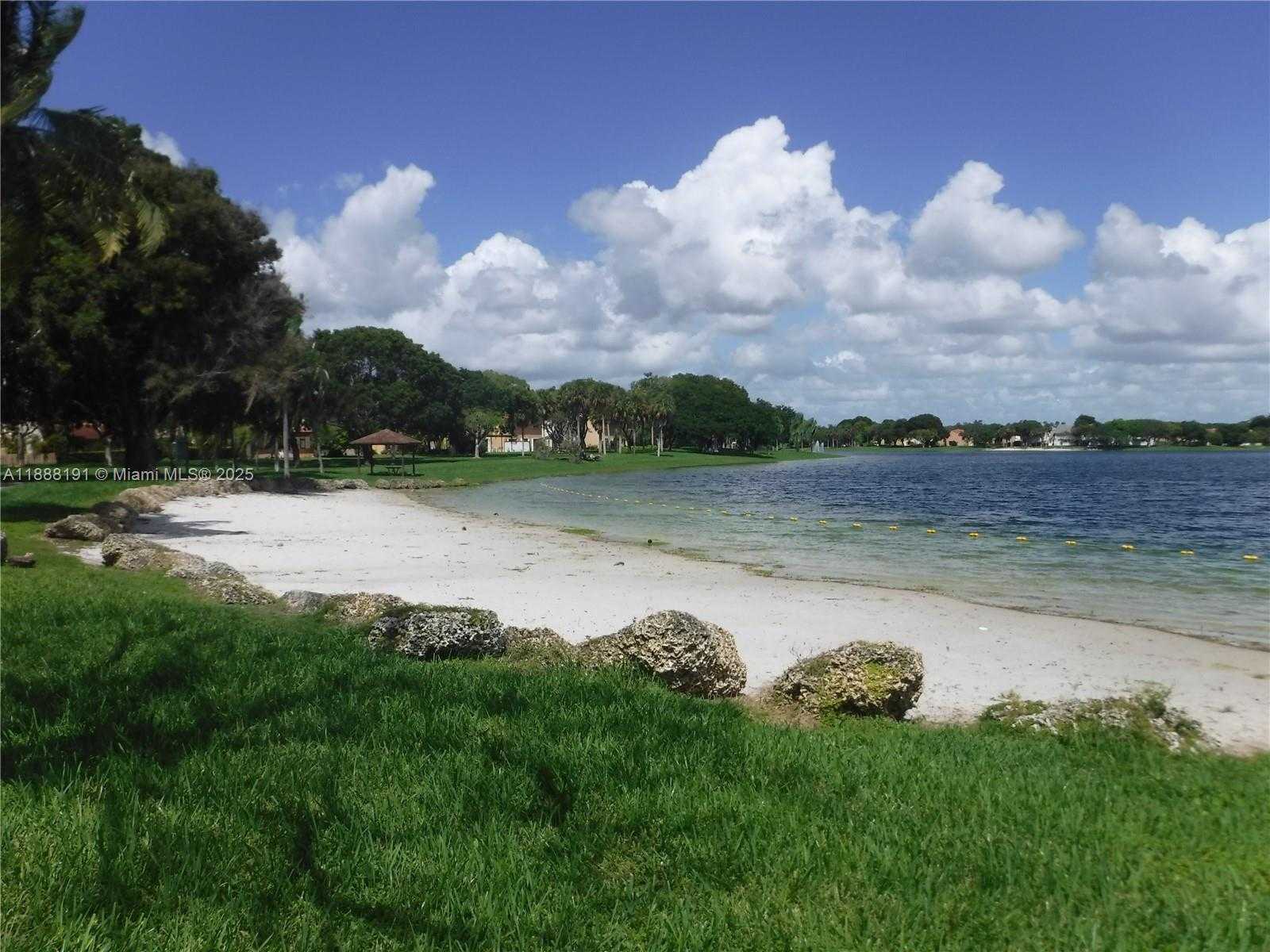 Small Image of 10889 SOUTH WEST 149TH PL, Miami Number 37