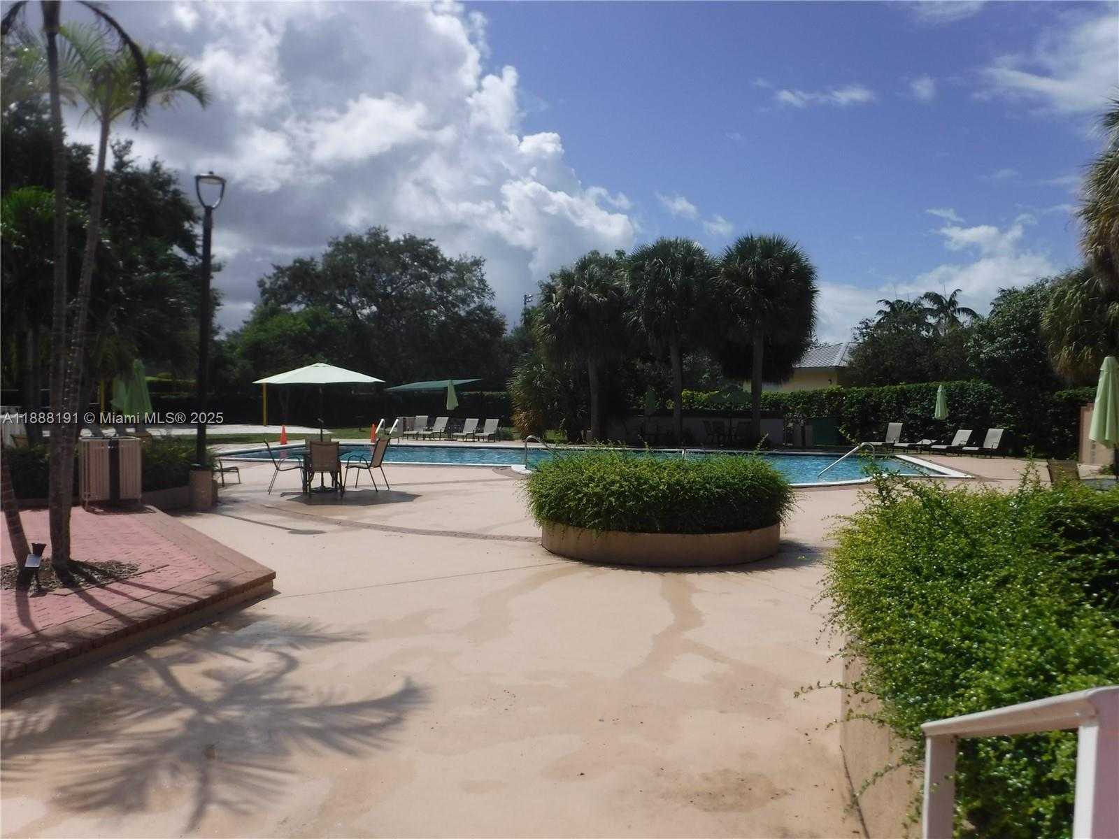 Small Image of 10889 SOUTH WEST 149TH PL, Miami Number 45