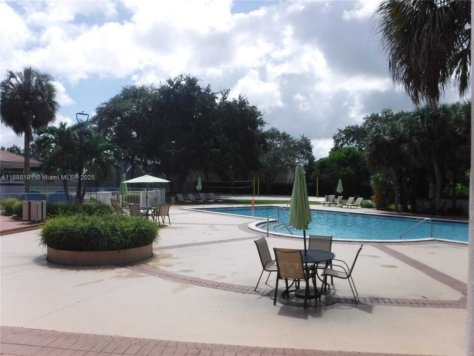 Small Image of 10889 SOUTH WEST 149TH PL, Miami Number 46