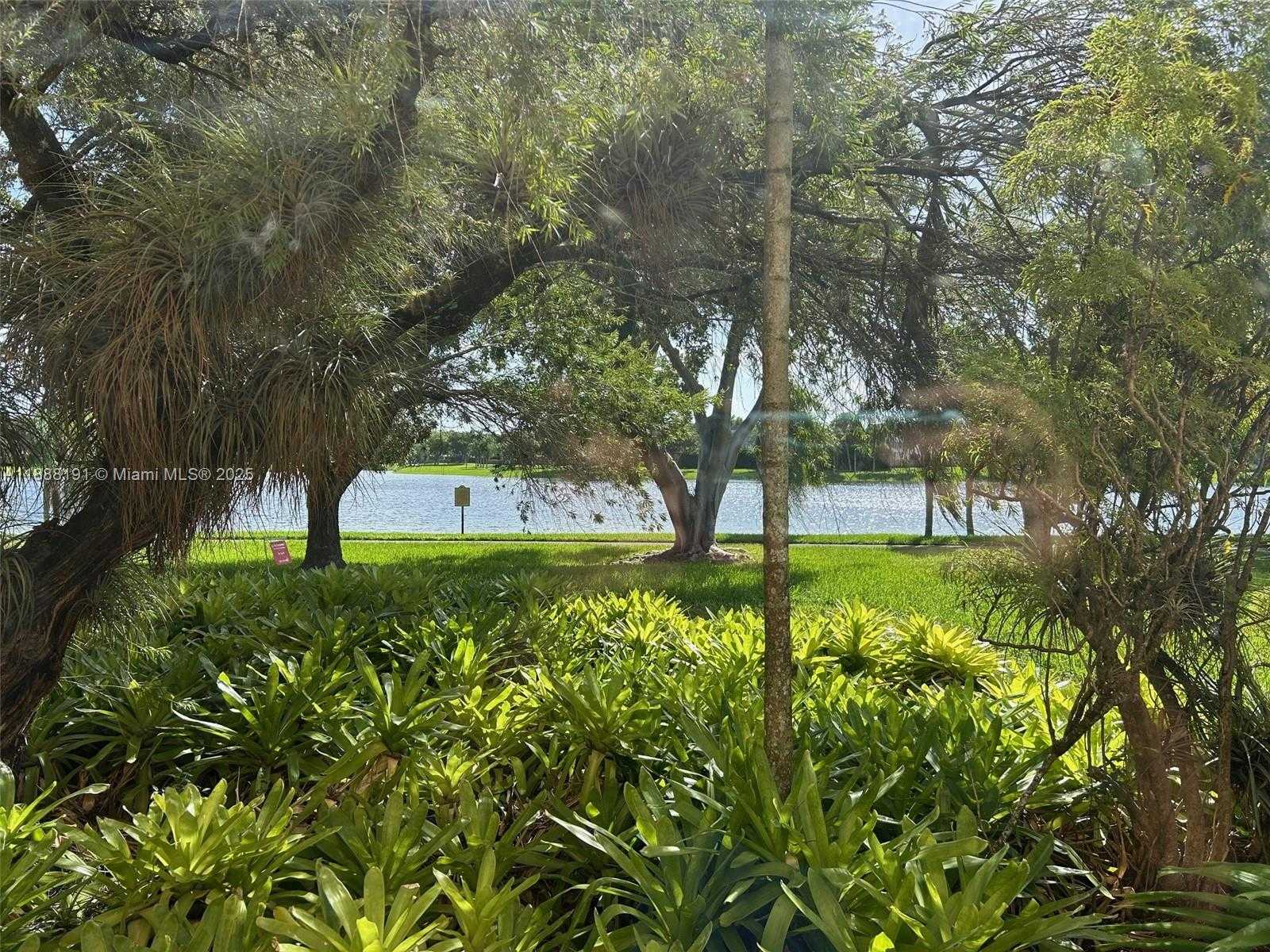 Small Image of 10889 SOUTH WEST 149TH PL, Miami Number 6