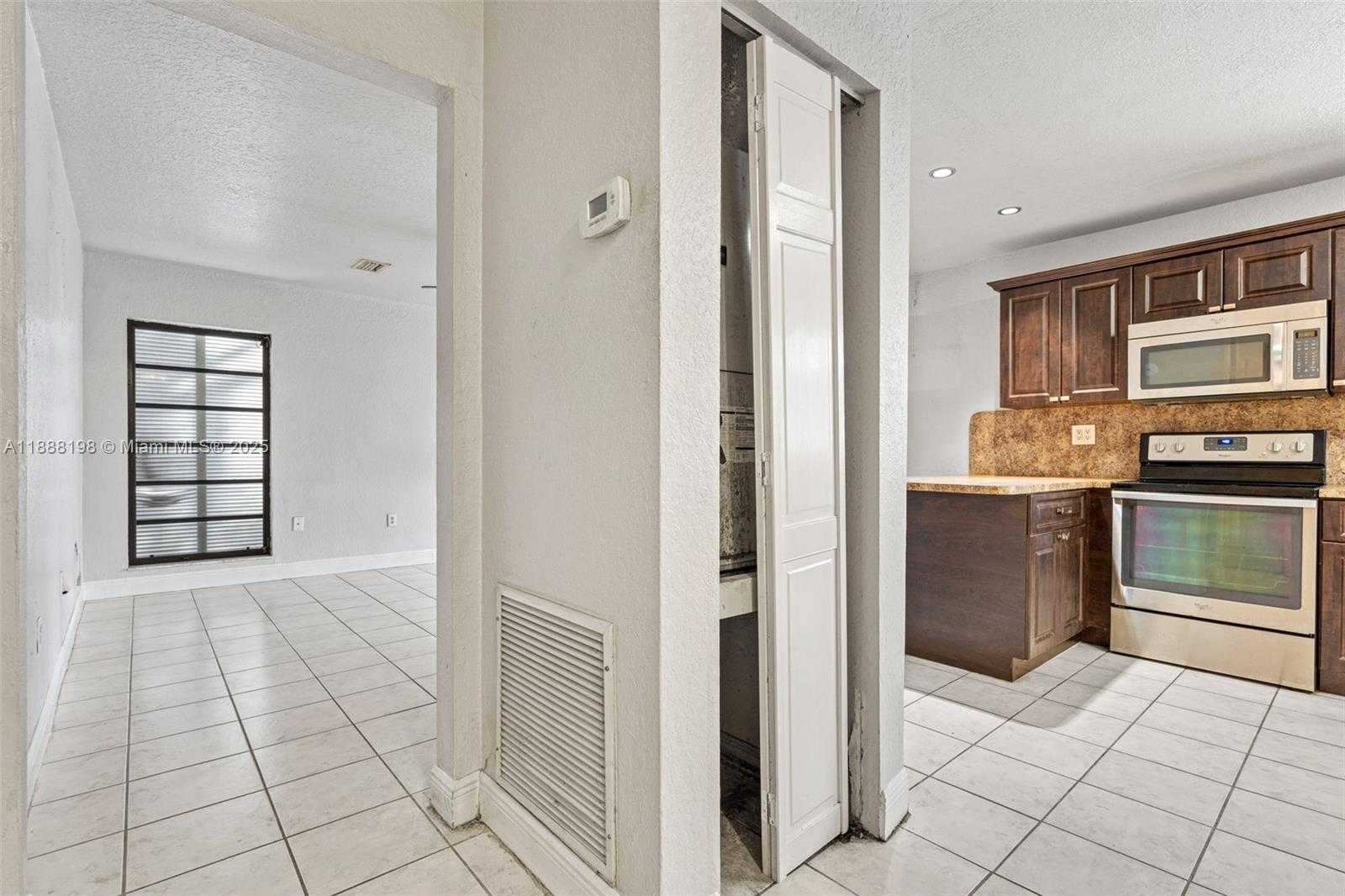 Small Image of 17900 SOUTH WEST 83RD AVE, Palmetto Bay Number 15