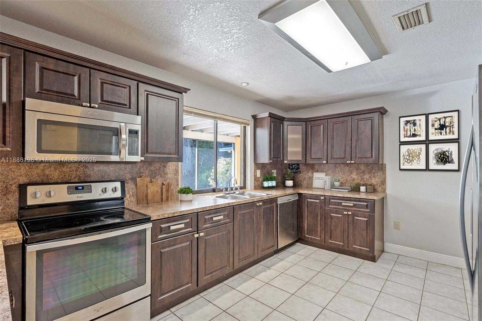 Small Image of 17900 SOUTH WEST 83RD AVE, Palmetto Bay Number 22