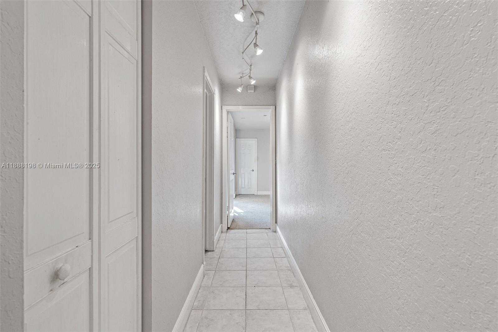 Small Image of 17900 SOUTH WEST 83RD AVE, Palmetto Bay Number 38