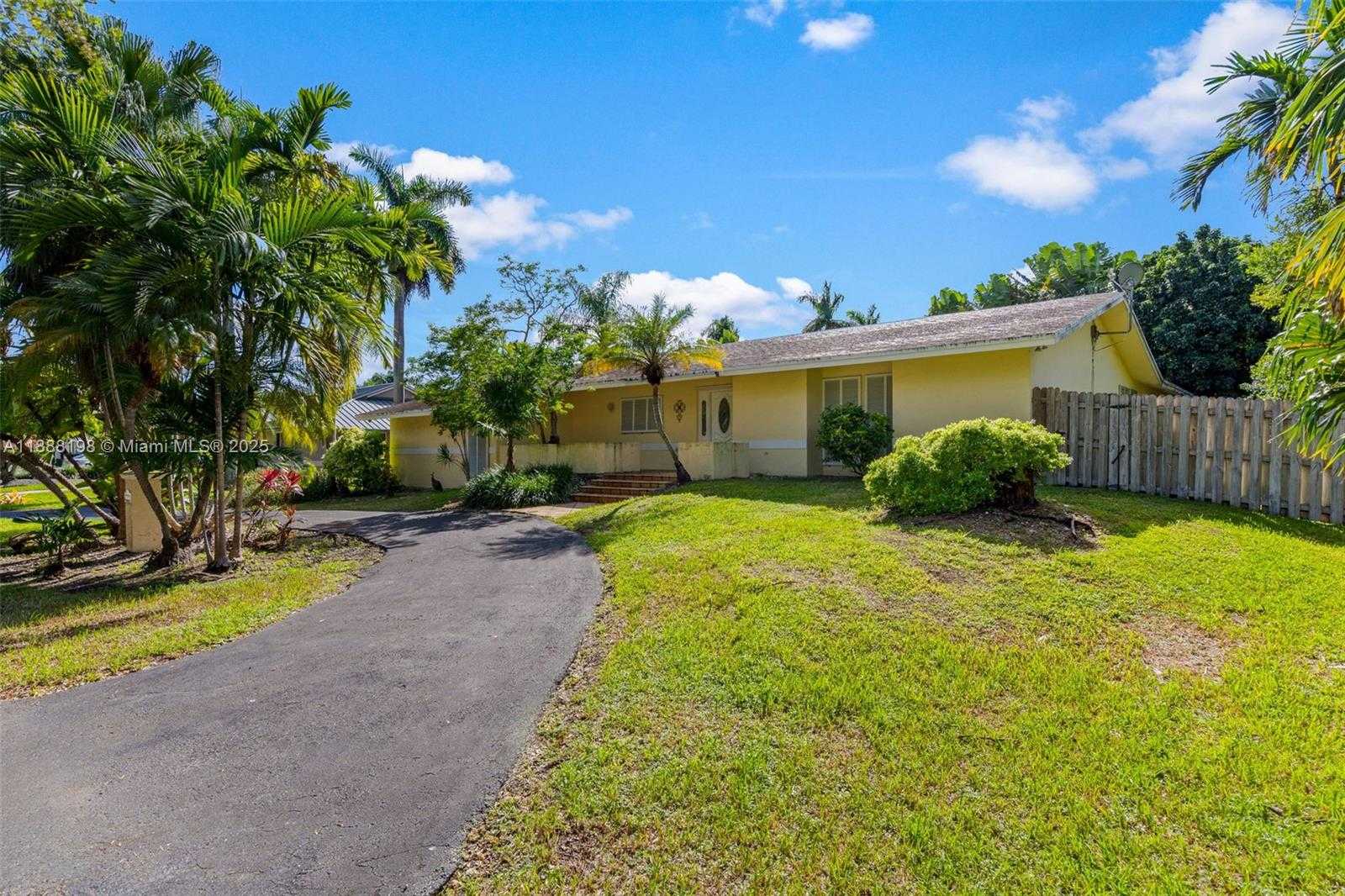 Small Image of 17900 SOUTH WEST 83RD AVE, Palmetto Bay Number 4
