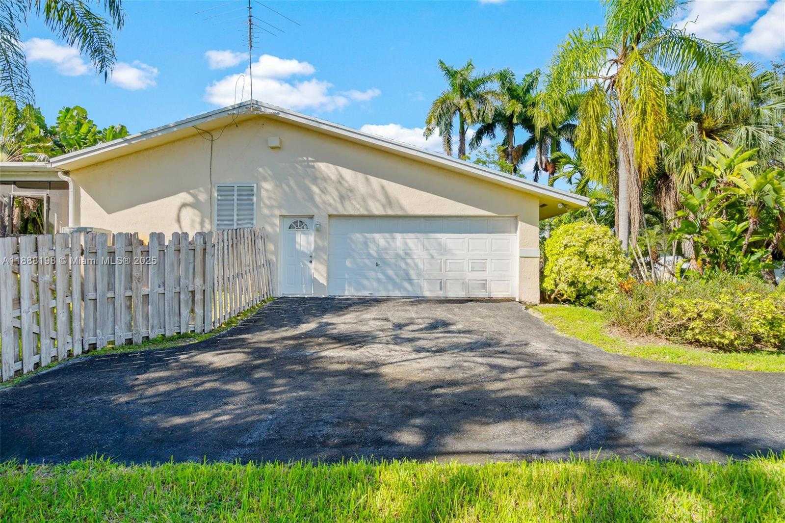 Small Image of 17900 SOUTH WEST 83RD AVE, Palmetto Bay Number 58