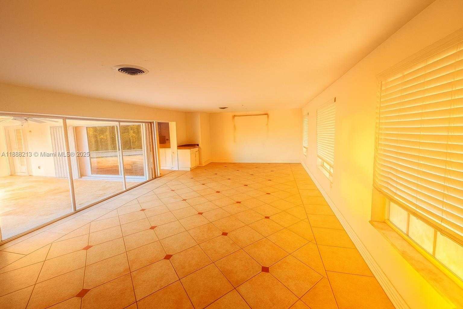 Small Image of 1422 CORUNA AVE, Coral Gables Number 16