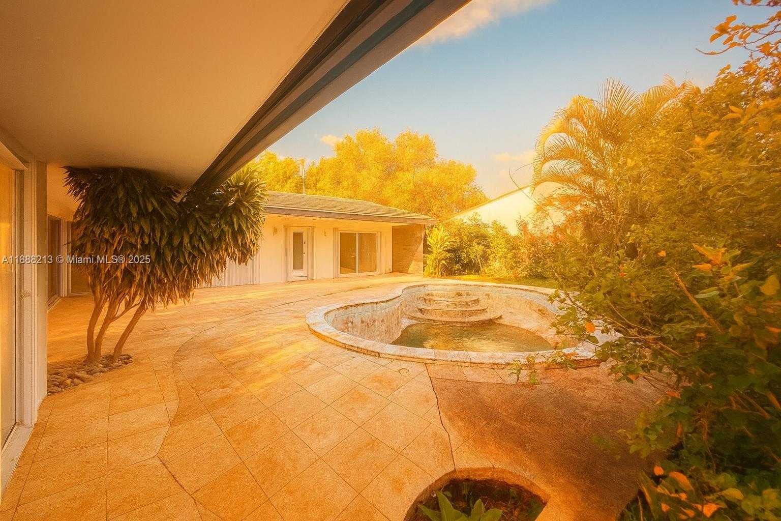 Small Image of 1422 CORUNA AVE, Coral Gables Number 17