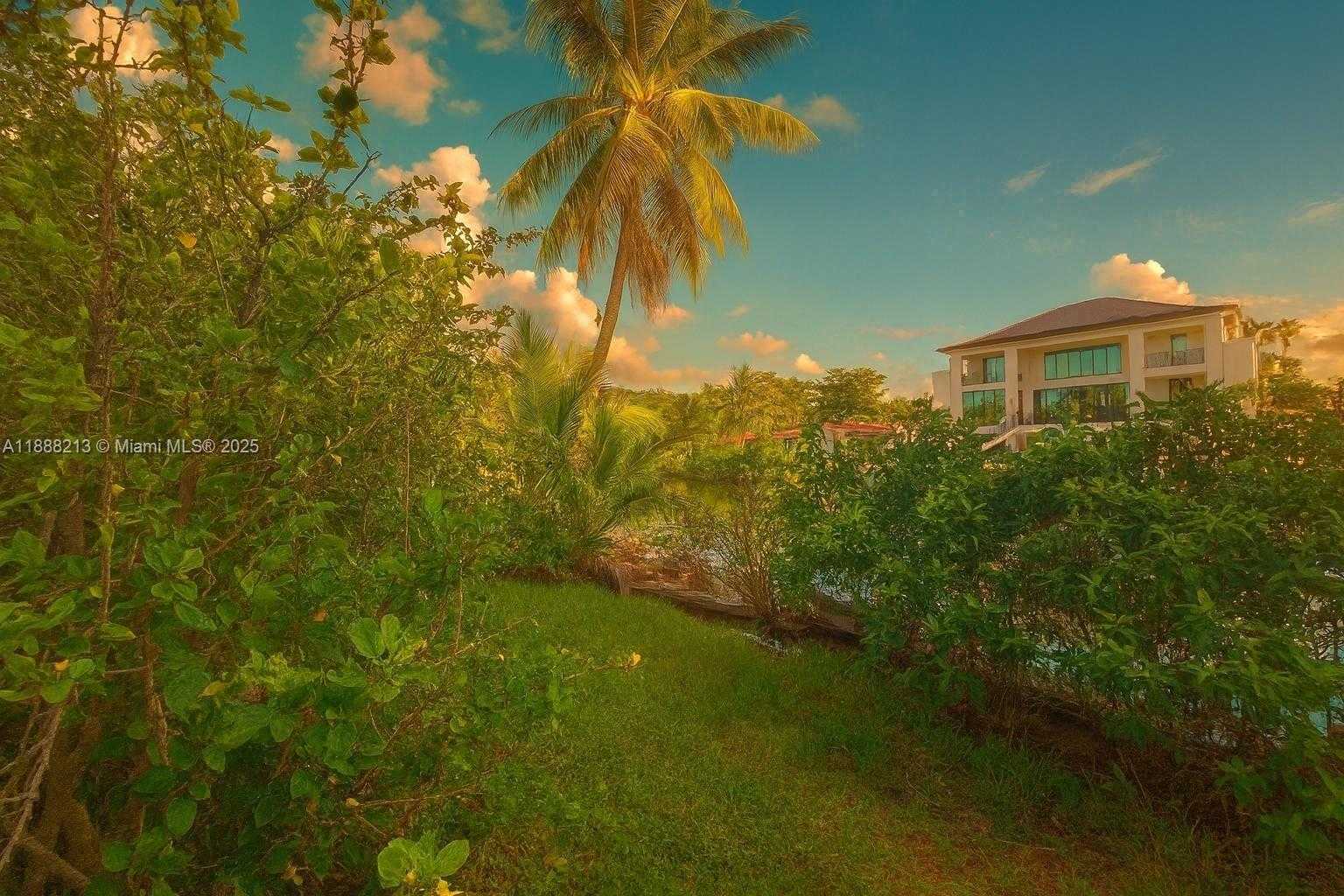 Small Image of 1422 CORUNA AVE, Coral Gables Number 2