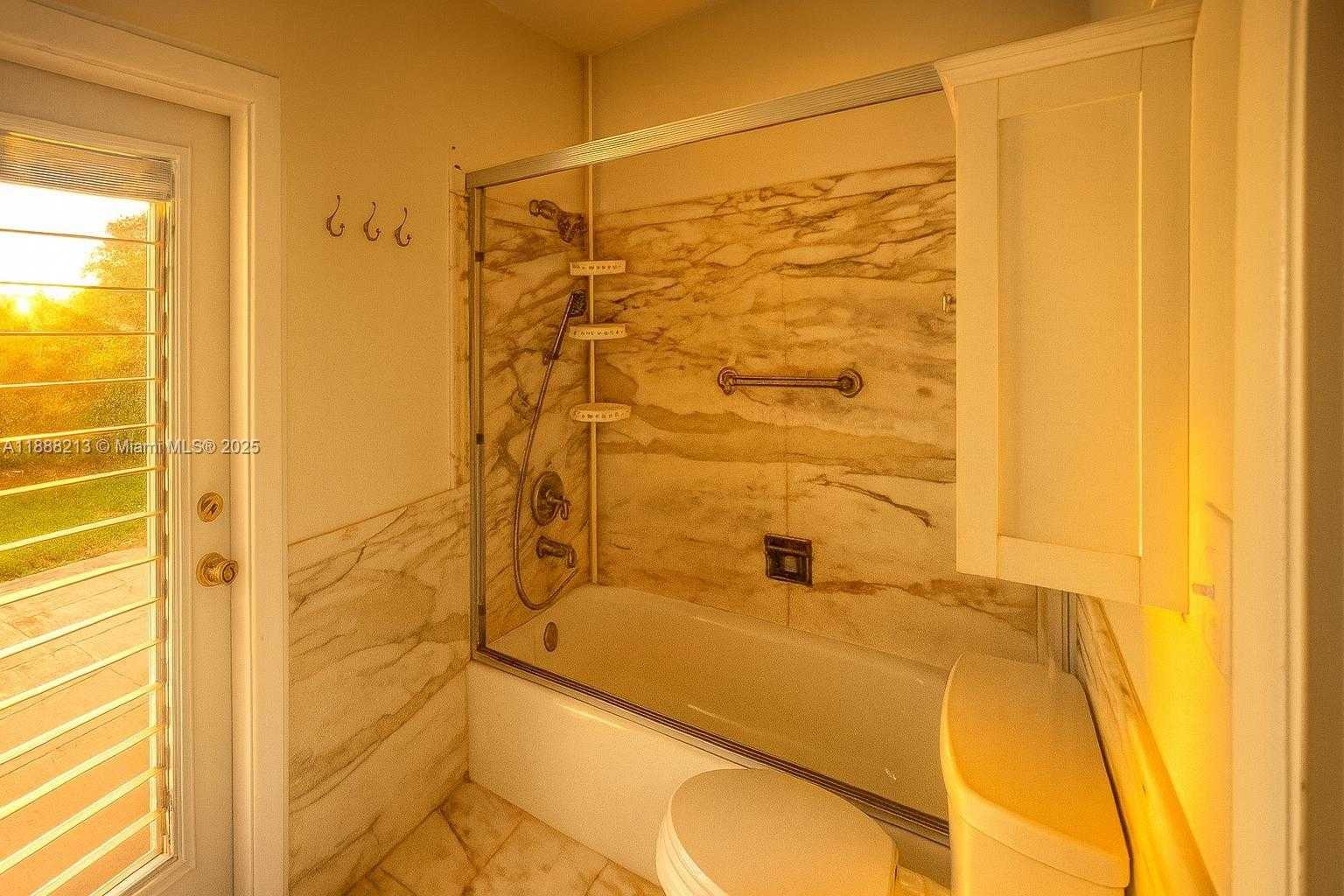 Small Image of 1422 CORUNA AVE, Coral Gables Number 9