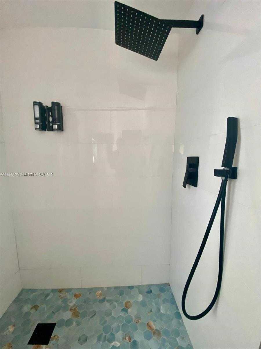 Small Image of 1420 SOUTH WEST 33RD CT, Fort Lauderdale Number 17