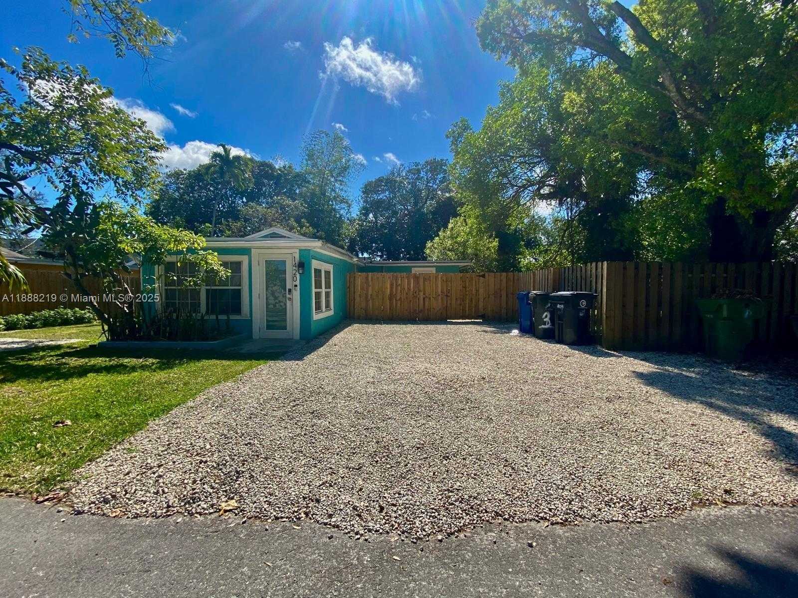 Small Image of 1420 SOUTH WEST 33RD CT, Fort Lauderdale Number 2