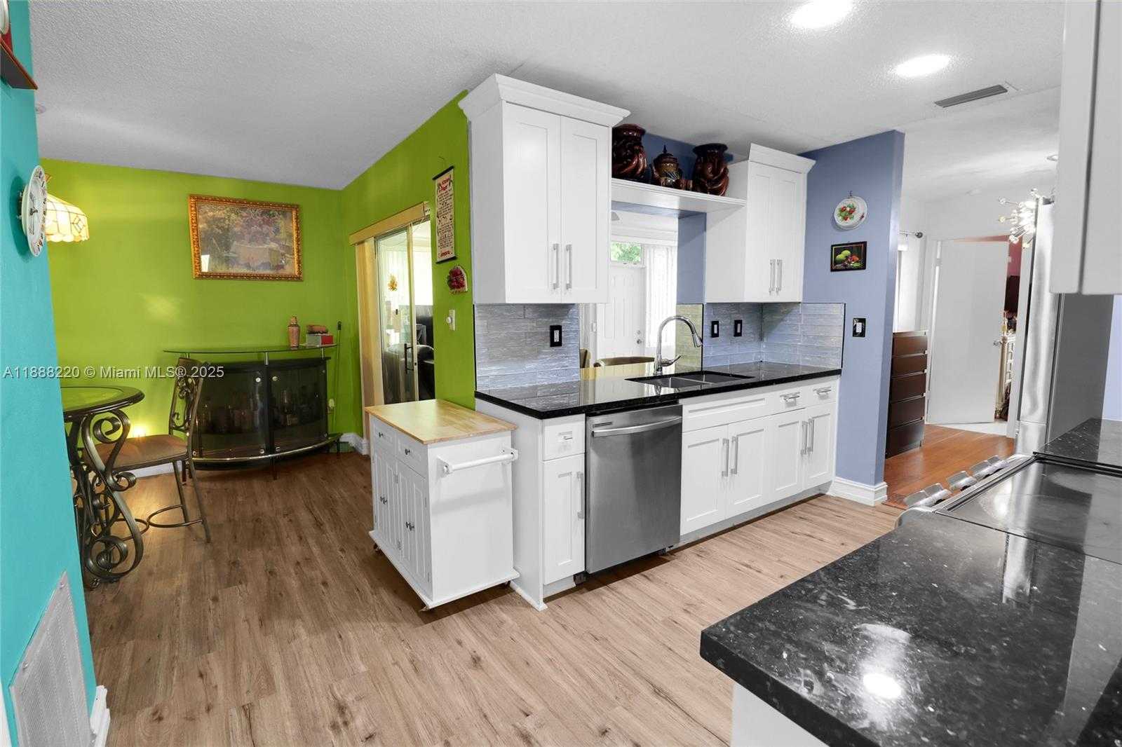 Small Image of 6712 NORTH WEST 73RD ST, Tamarac Number 15