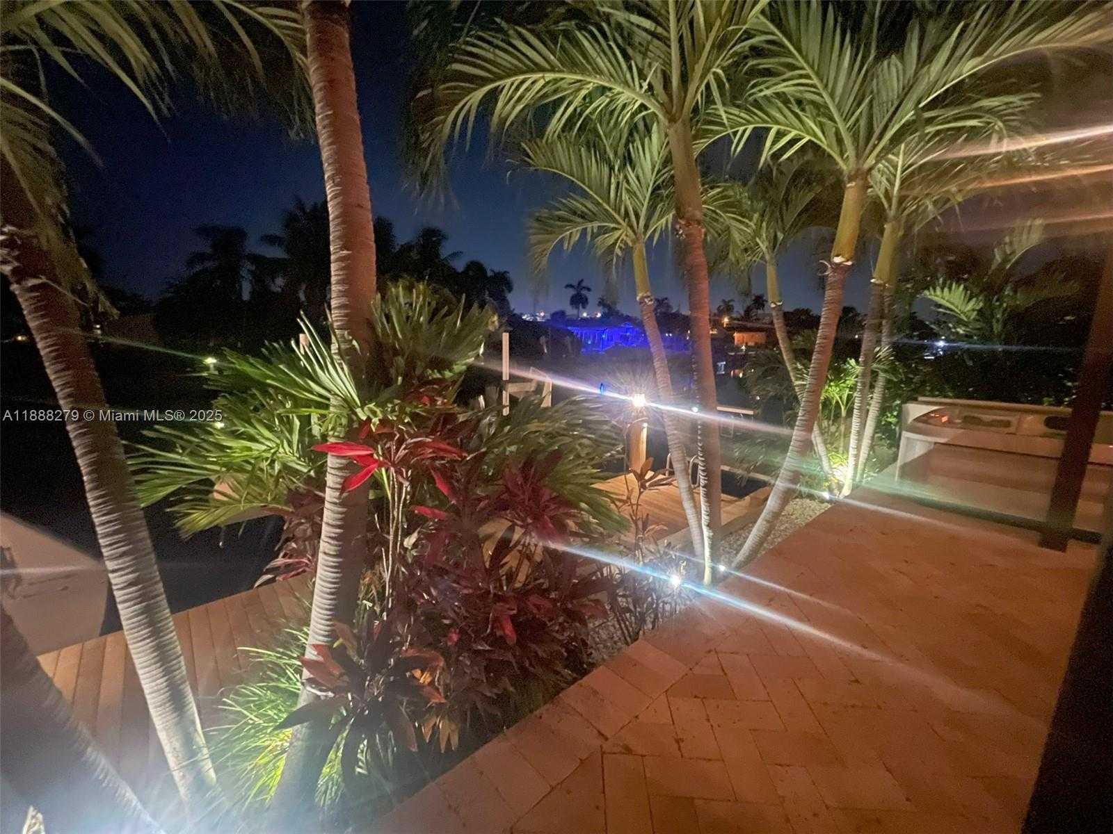 Small Image of 2740 NORTH EAST 6TH ST, Pompano Beach Number 14