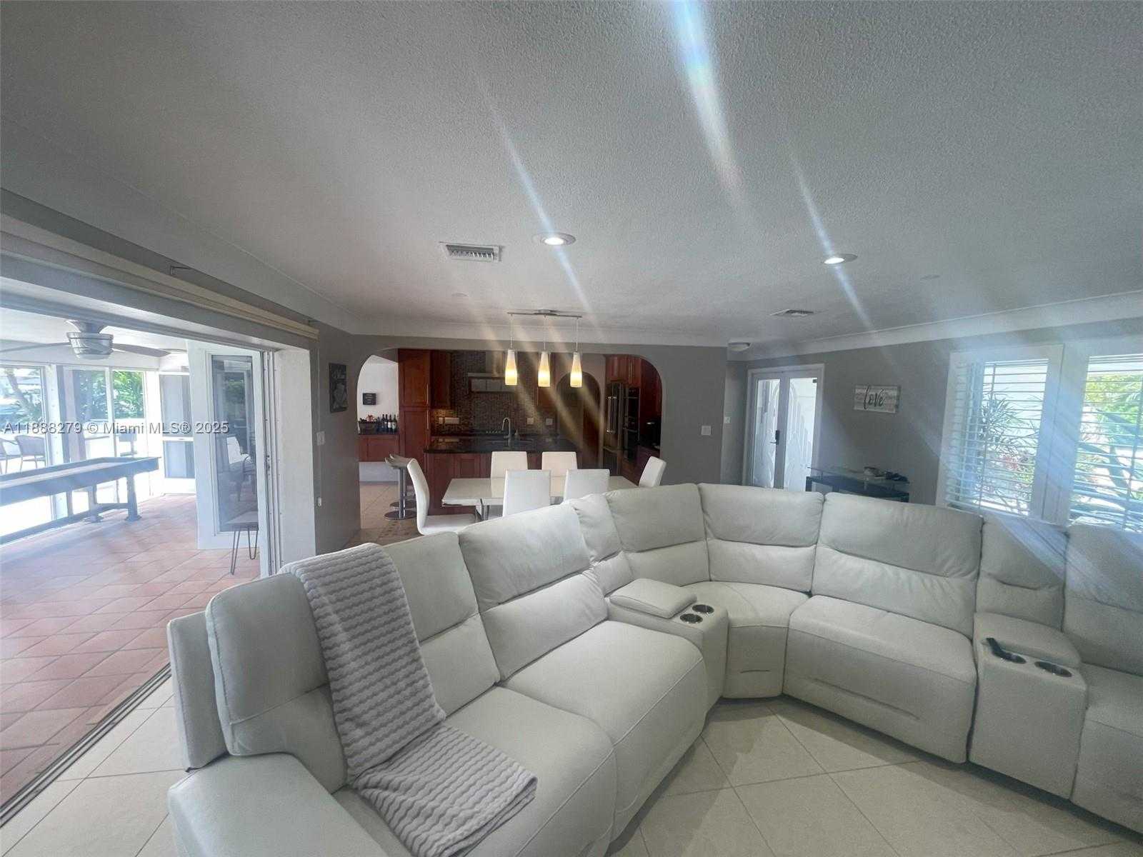 Small Image of 2740 NORTH EAST 6TH ST, Pompano Beach Number 18