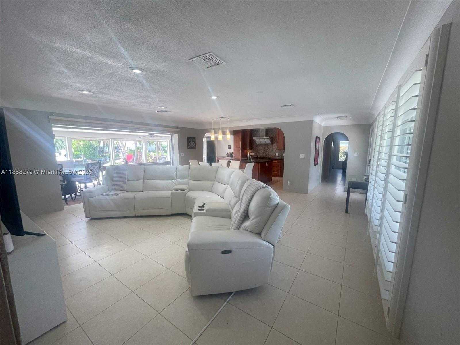 Small Image of 2740 NORTH EAST 6TH ST, Pompano Beach Number 19