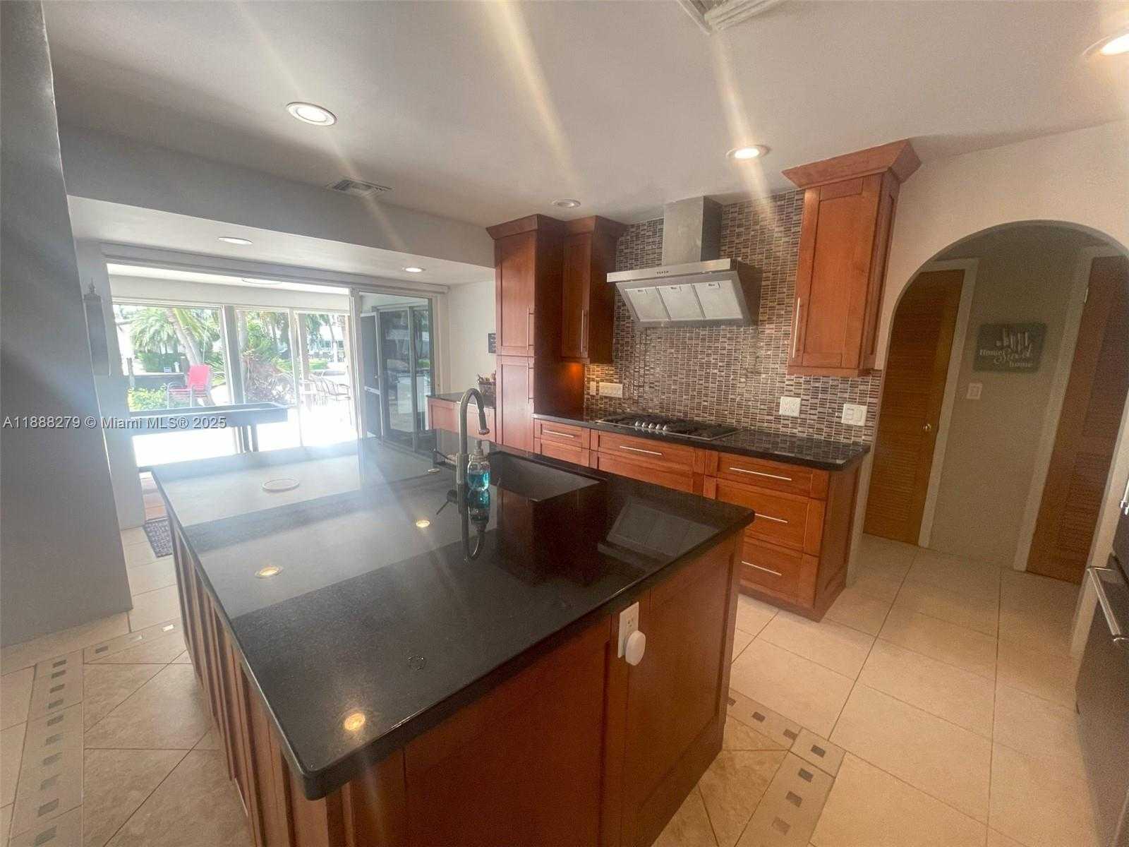 Small Image of 2740 NORTH EAST 6TH ST, Pompano Beach Number 23