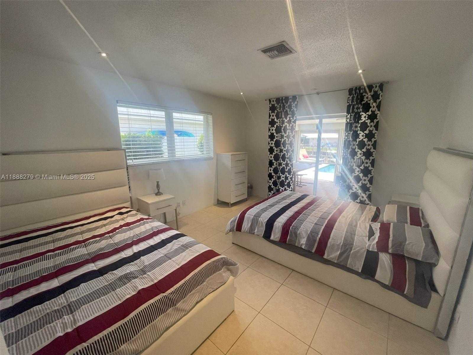 Small Image of 2740 NORTH EAST 6TH ST, Pompano Beach Number 32