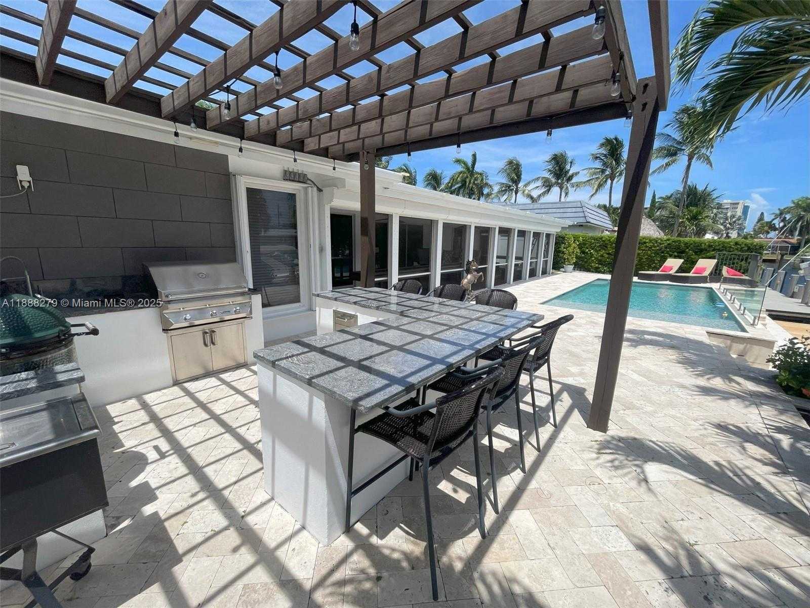 Small Image of 2740 NORTH EAST 6TH ST, Pompano Beach Number 5
