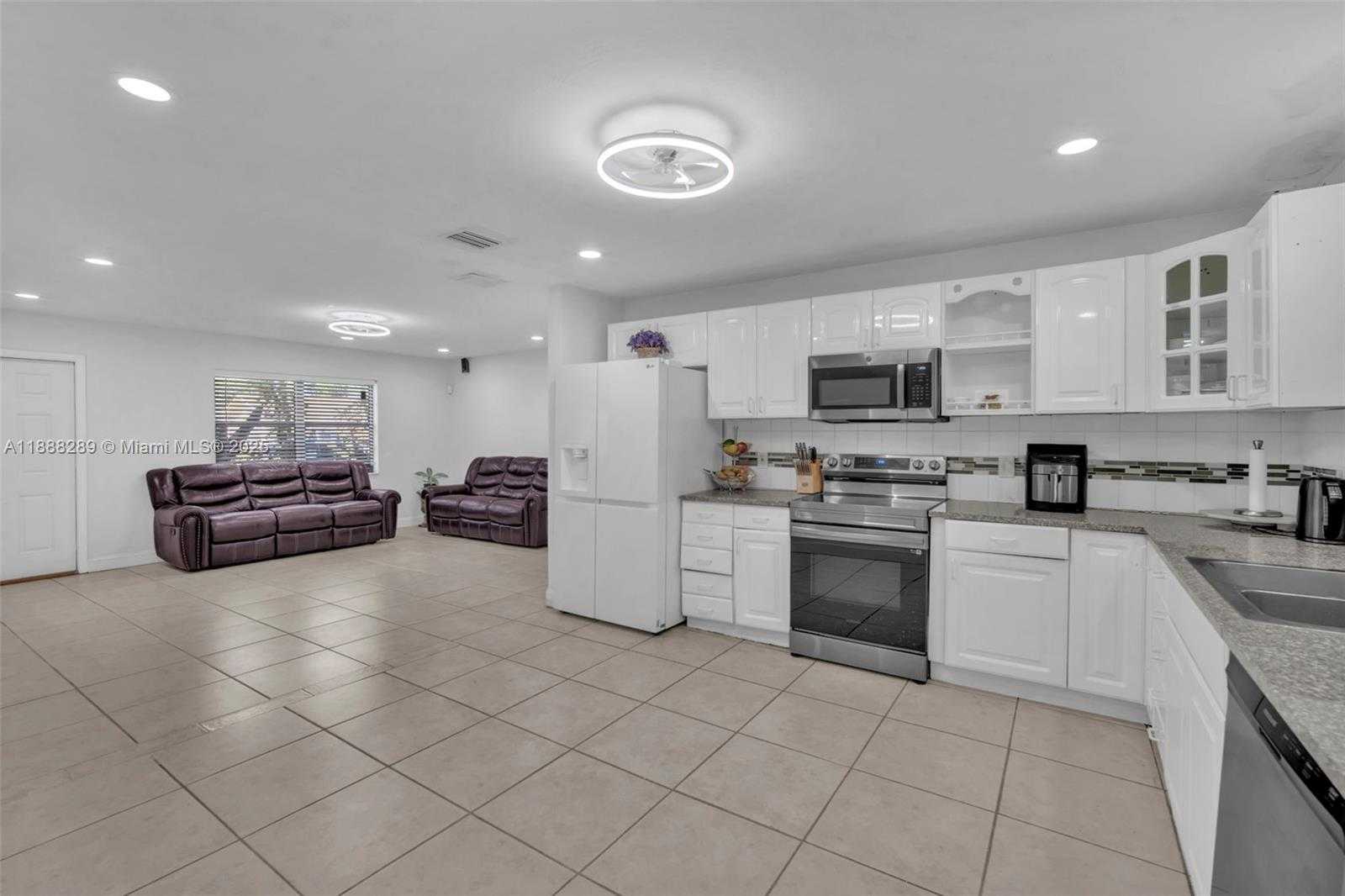 Small Image of 1821 SOUTH WEST 98TH TER, Miramar Number 11
