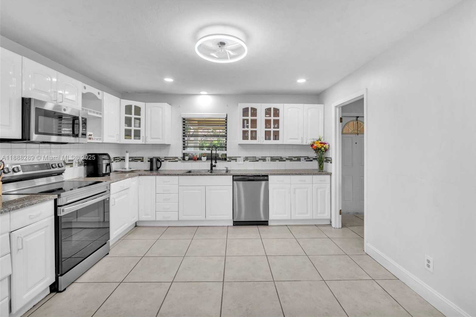 Small Image of 1821 SOUTH WEST 98TH TER, Miramar Number 13