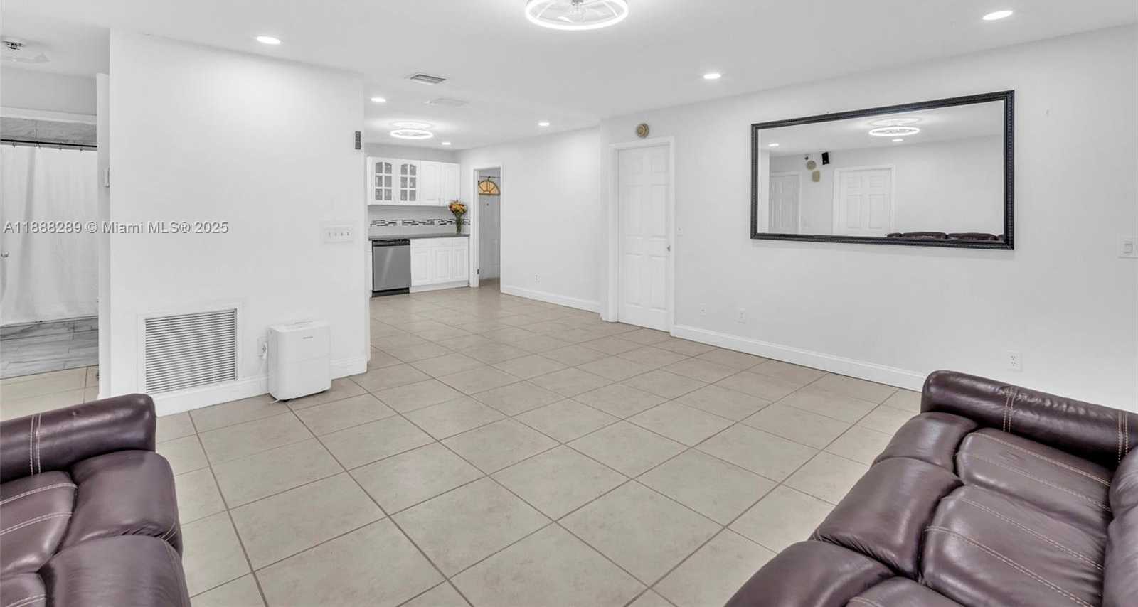 Small Image of 1821 SOUTH WEST 98TH TER, Miramar Number 14