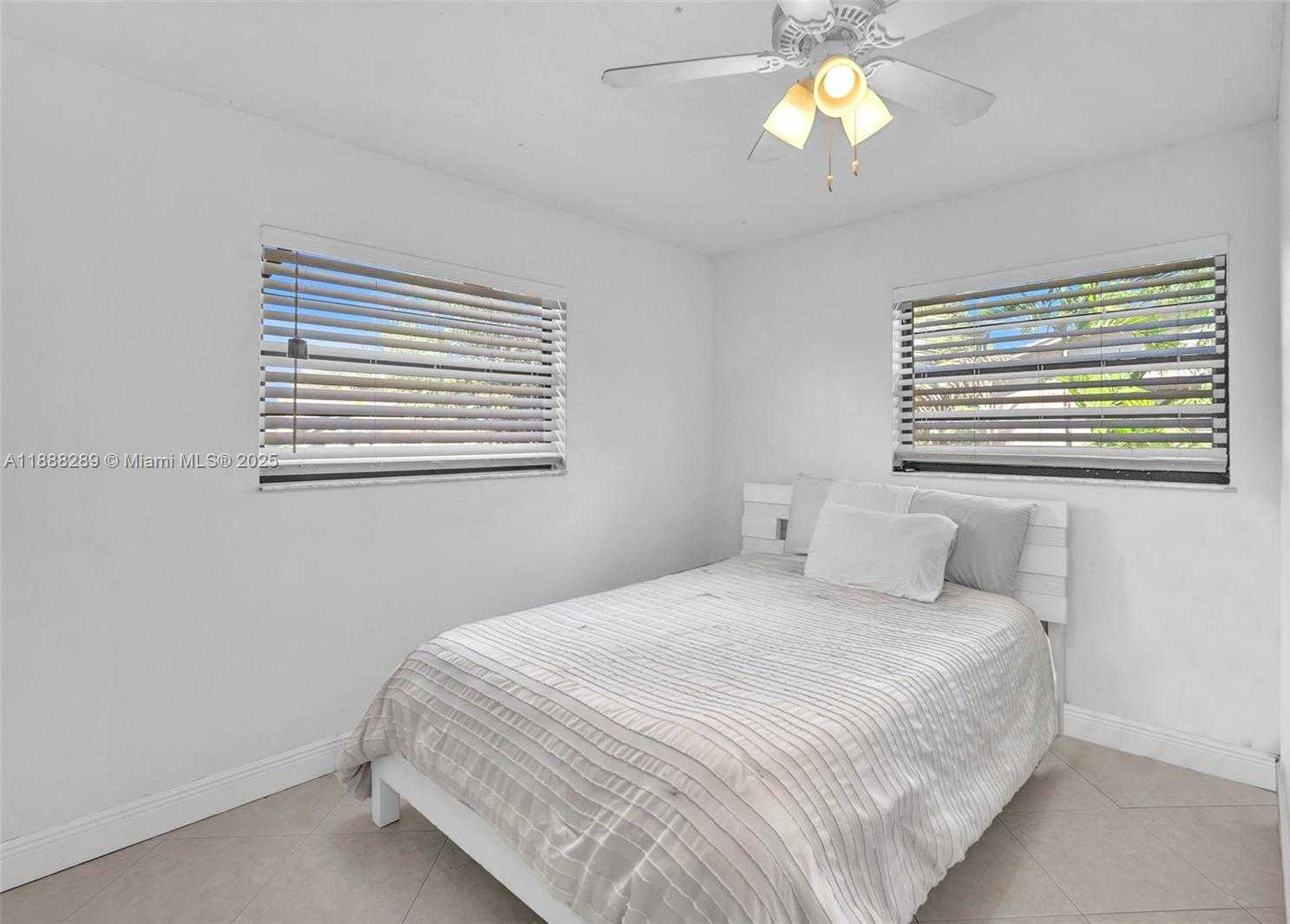 Small Image of 1821 SOUTH WEST 98TH TER, Miramar Number 15