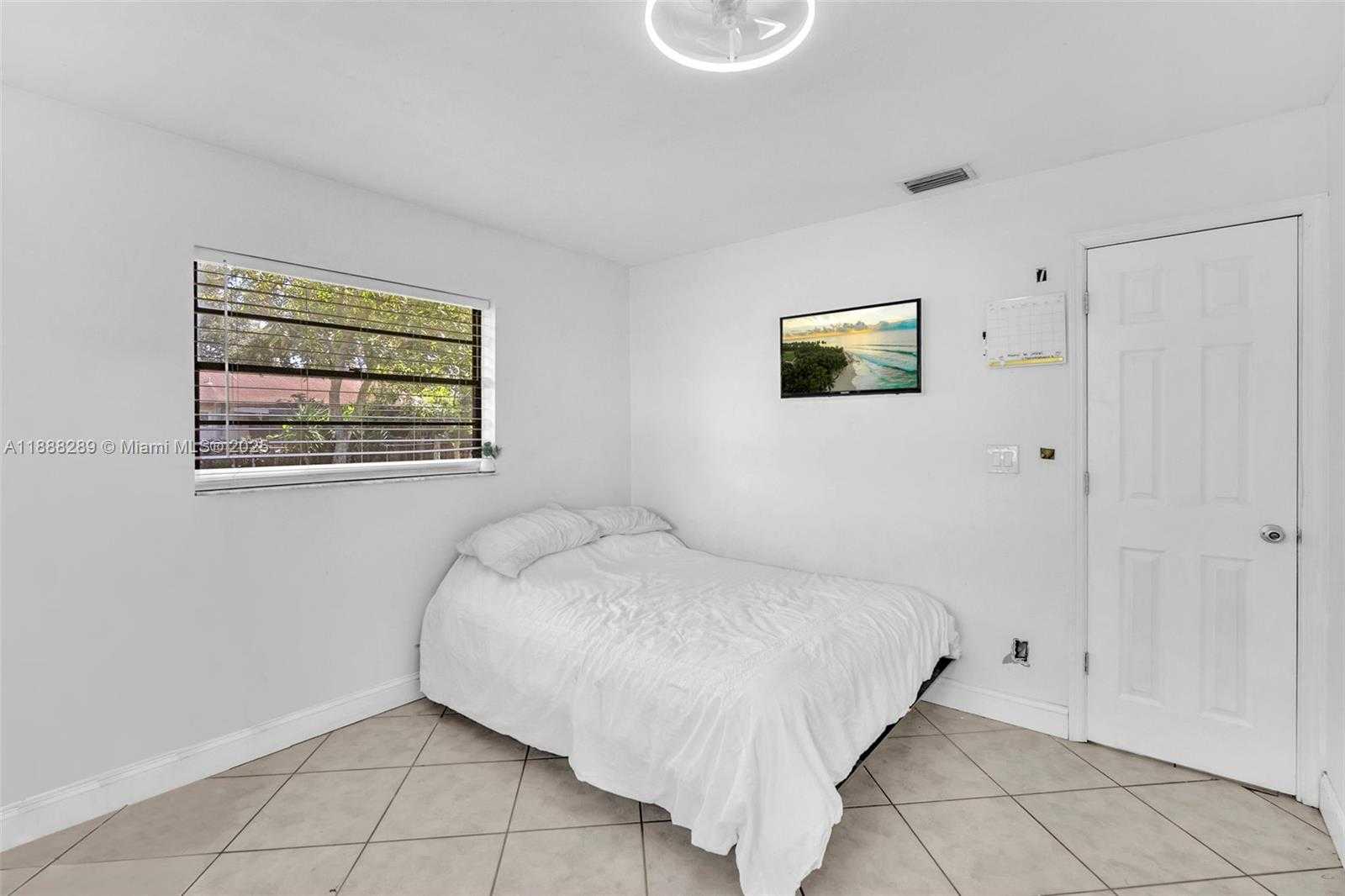 Small Image of 1821 SOUTH WEST 98TH TER, Miramar Number 16