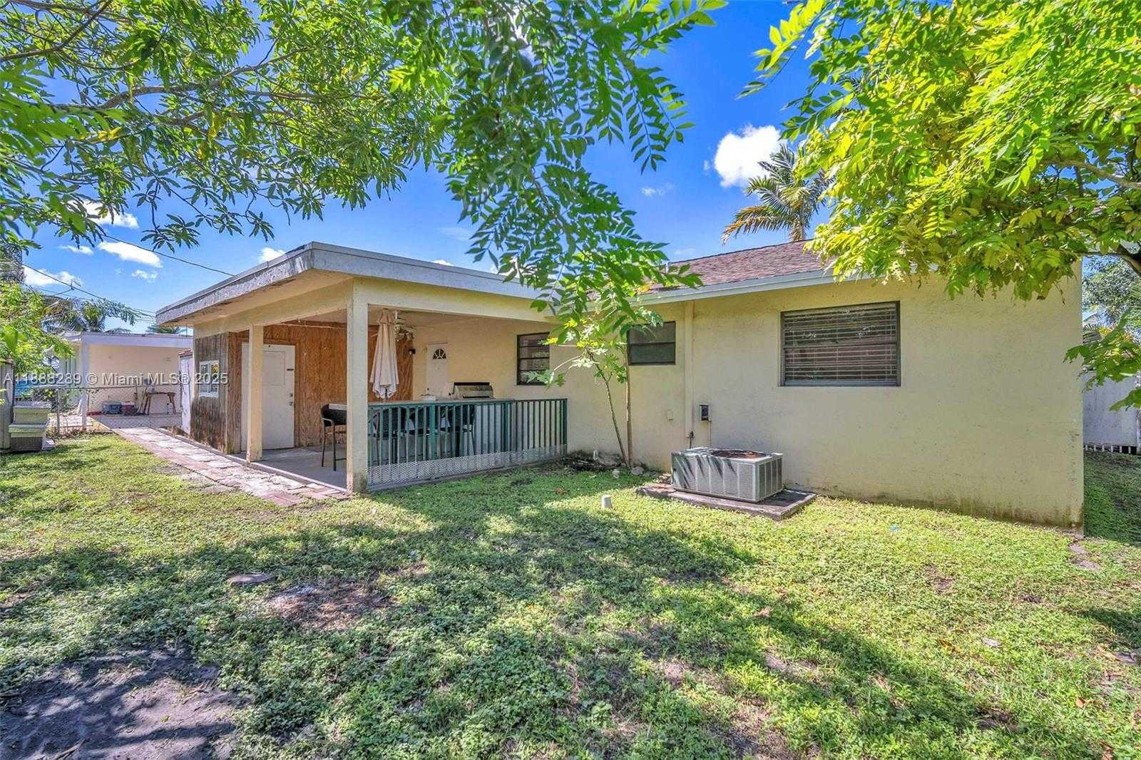 Small Image of 1821 SOUTH WEST 98TH TER, Miramar Number 19