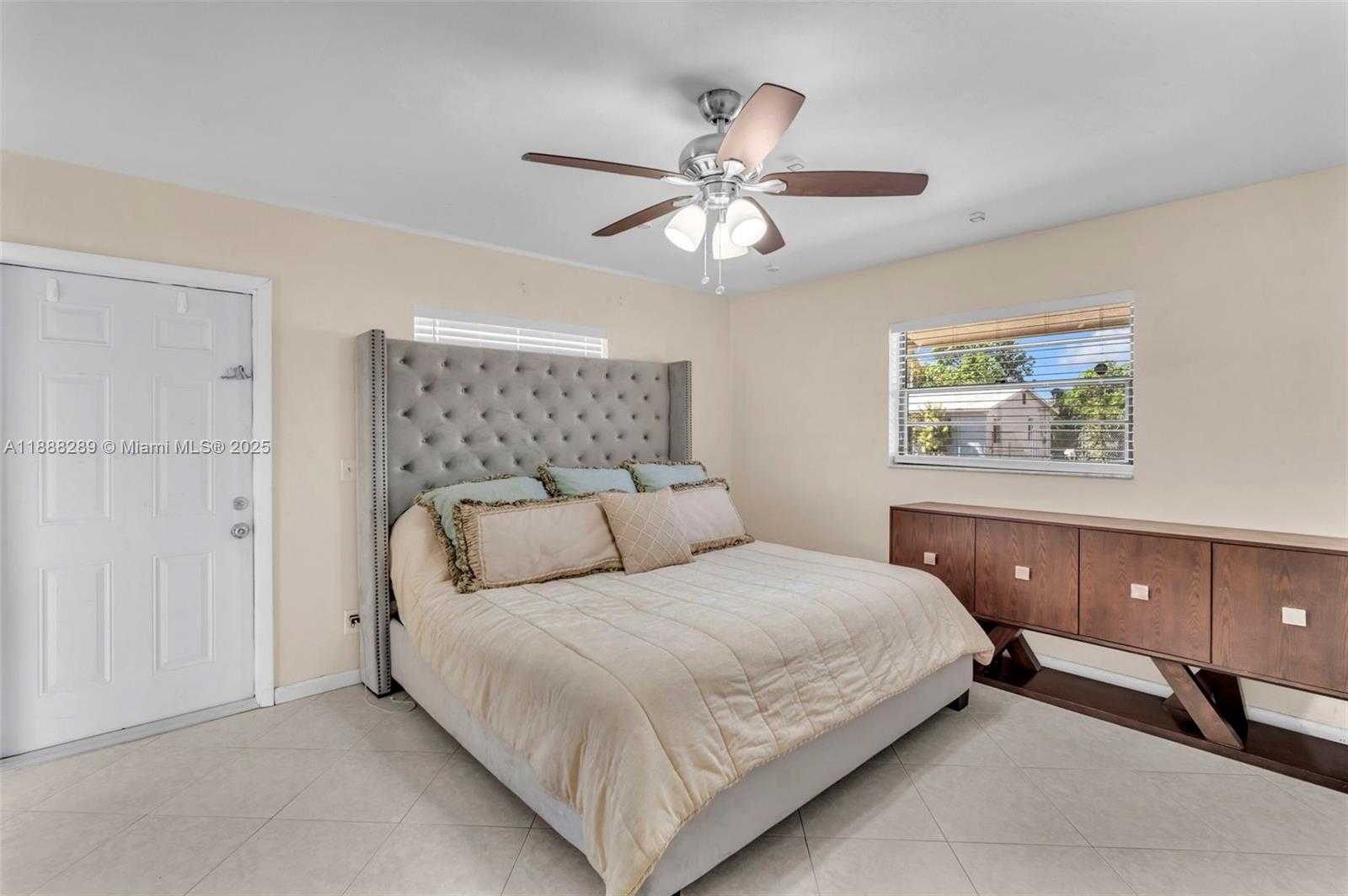 Small Image of 1821 SOUTH WEST 98TH TER, Miramar Number 4