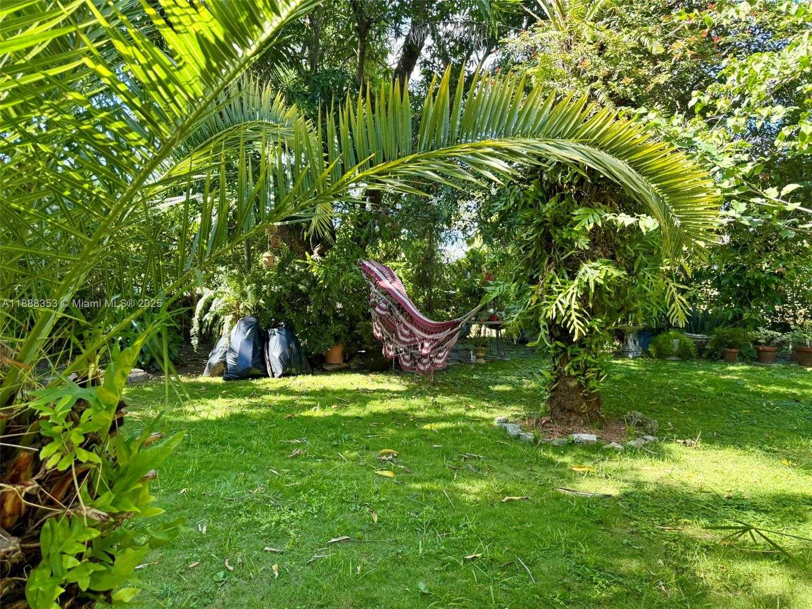 Small Image of 10901 NORTH EAST 3RD AVE, Miami Number 11