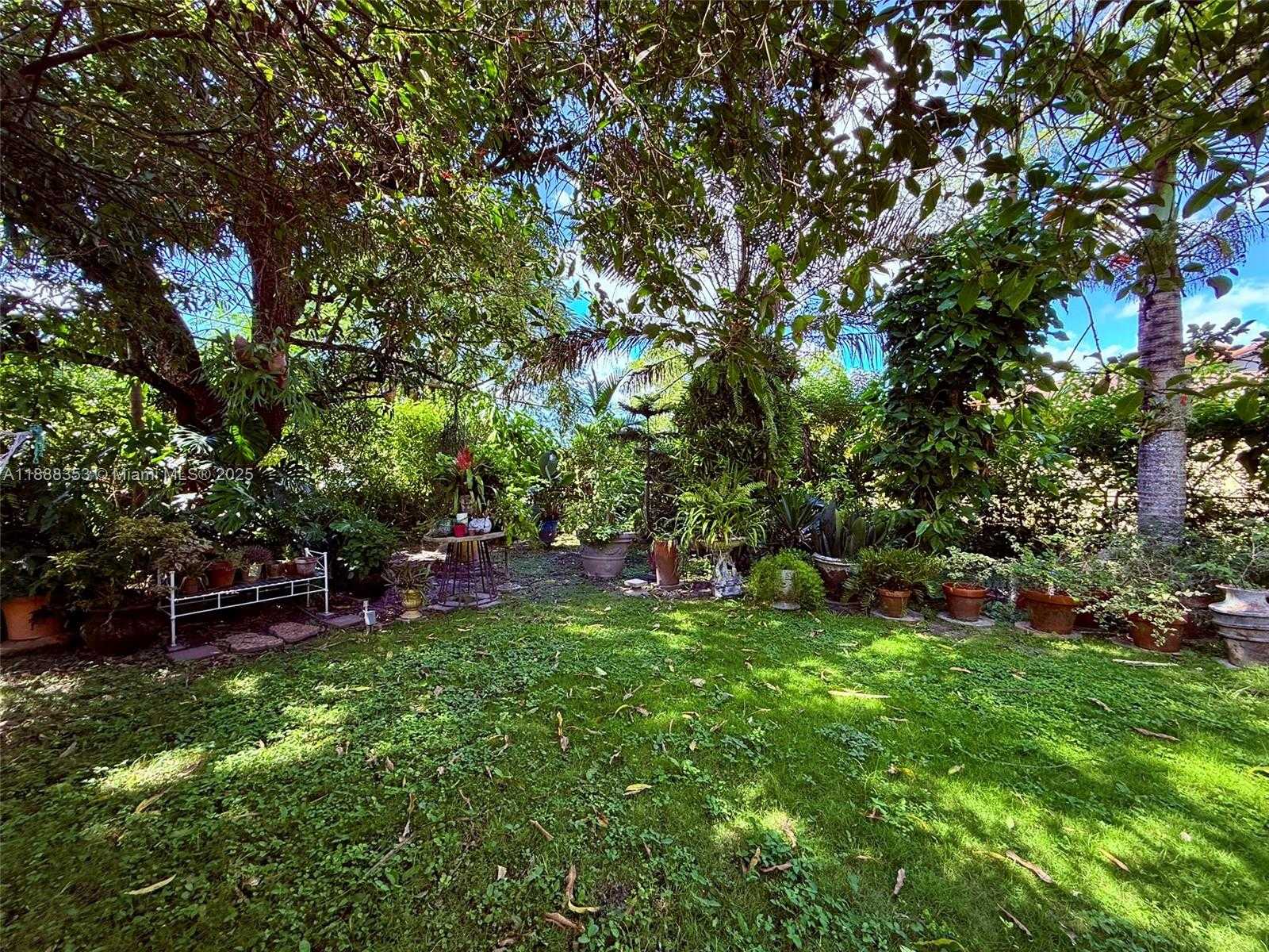 Small Image of 10901 NORTH EAST 3RD AVE, Miami Number 14