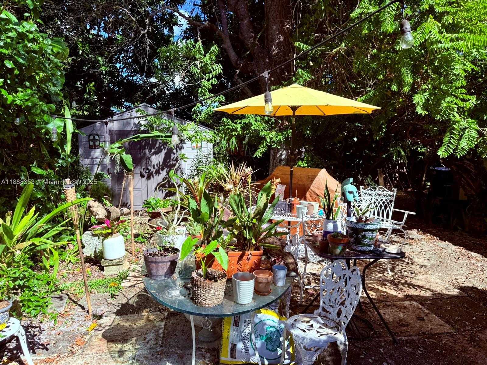 Small Image of 10901 NORTH EAST 3RD AVE, Miami Number 17