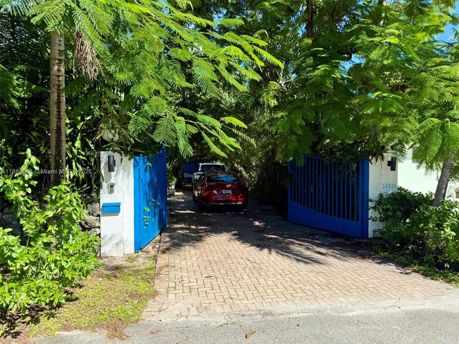 Small Image of 10901 NORTH EAST 3RD AVE, Miami Number 2