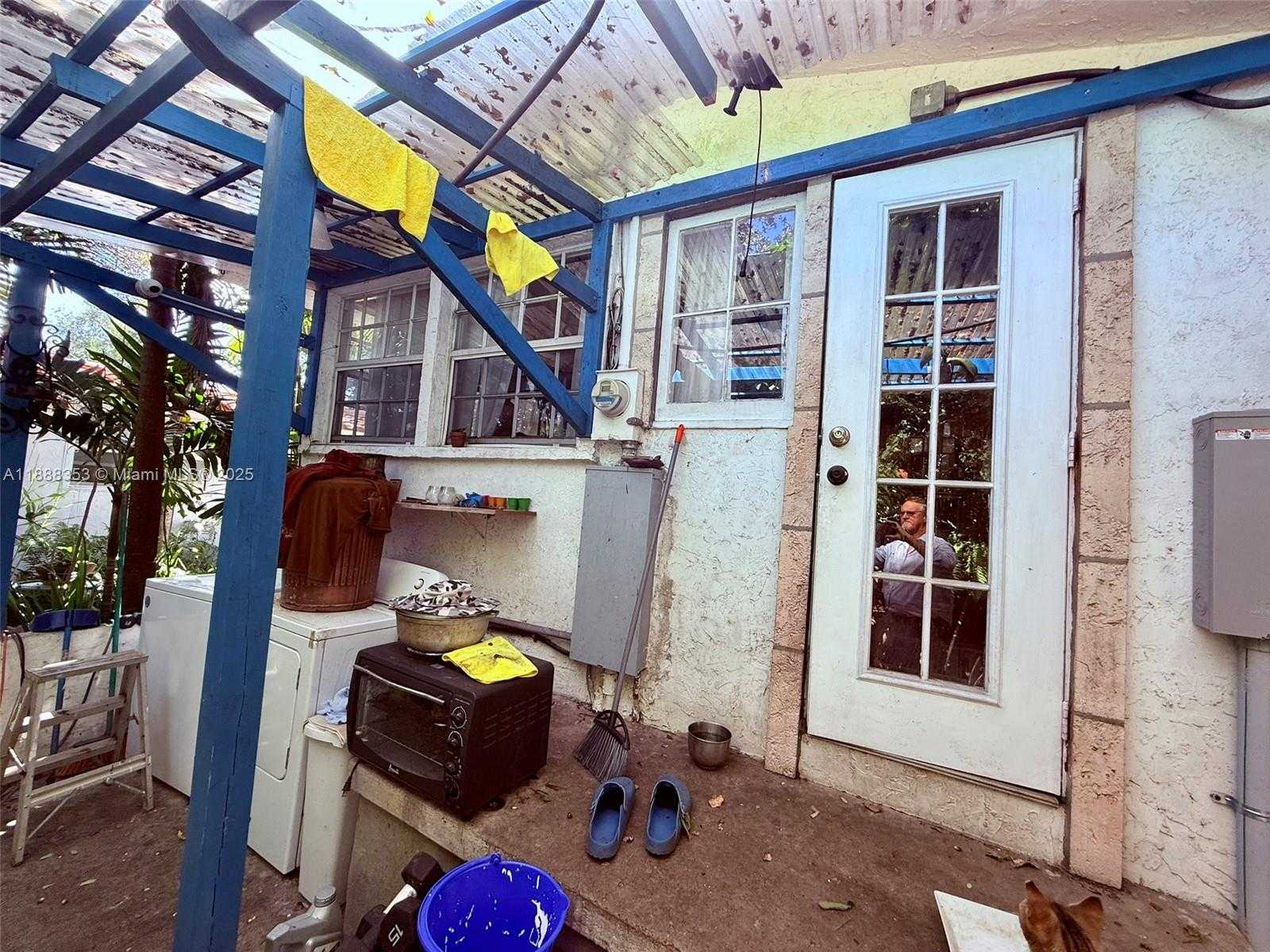Small Image of 10901 NORTH EAST 3RD AVE, Miami Number 20