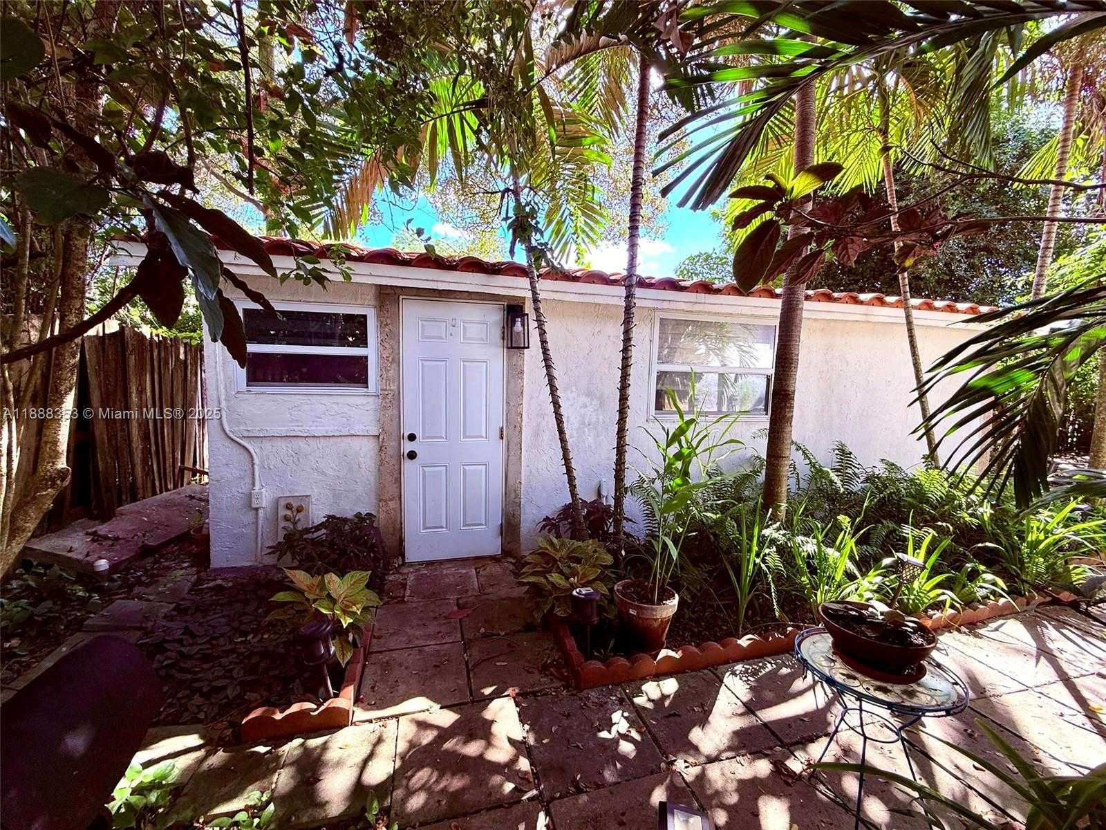 Small Image of 10901 NORTH EAST 3RD AVE, Miami Number 21