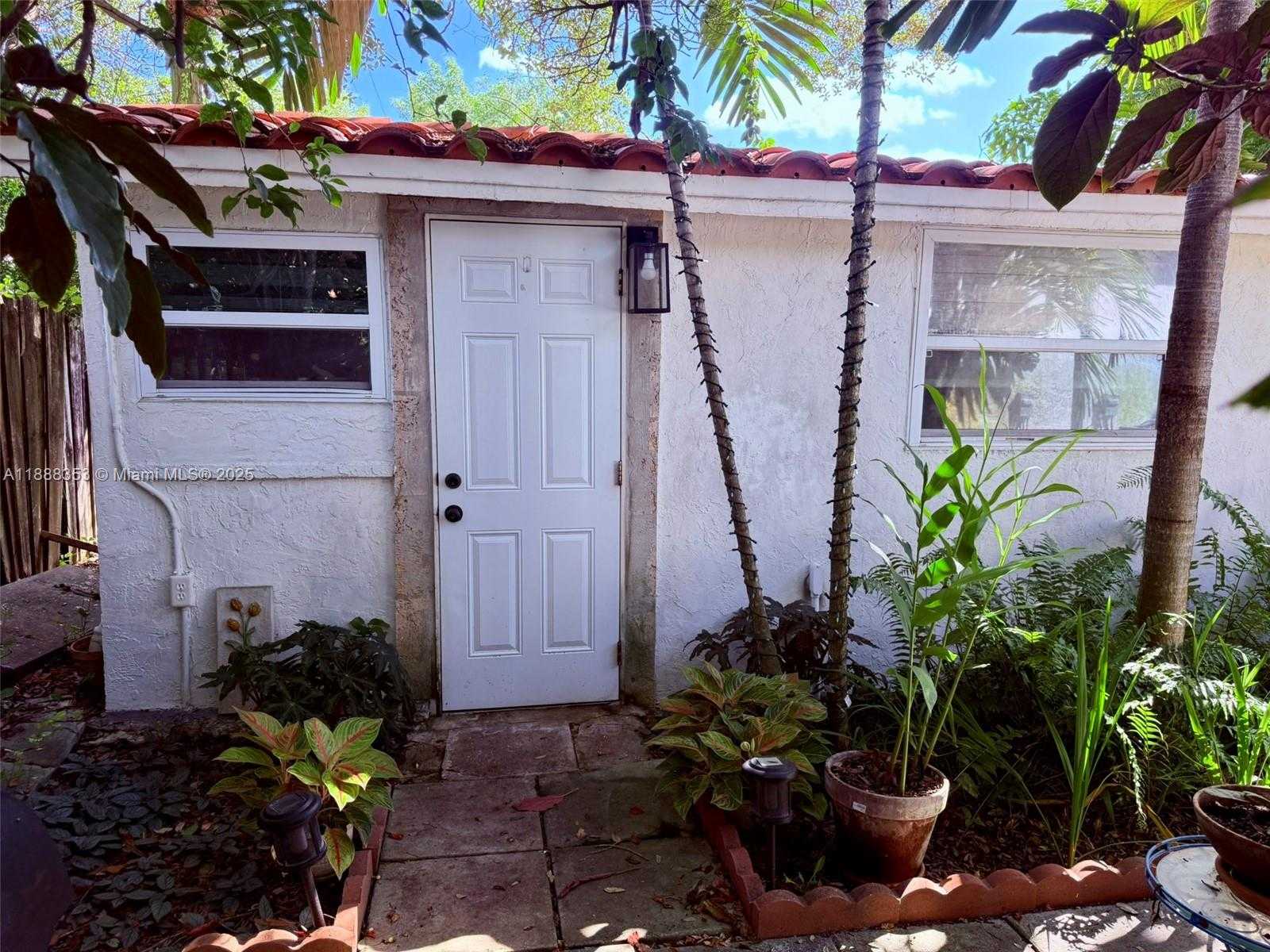 Small Image of 10901 NORTH EAST 3RD AVE, Miami Number 22