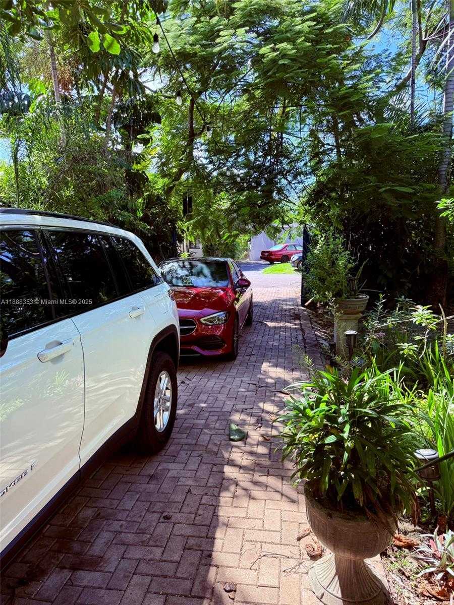 Small Image of 10901 NORTH EAST 3RD AVE, Miami Number 26