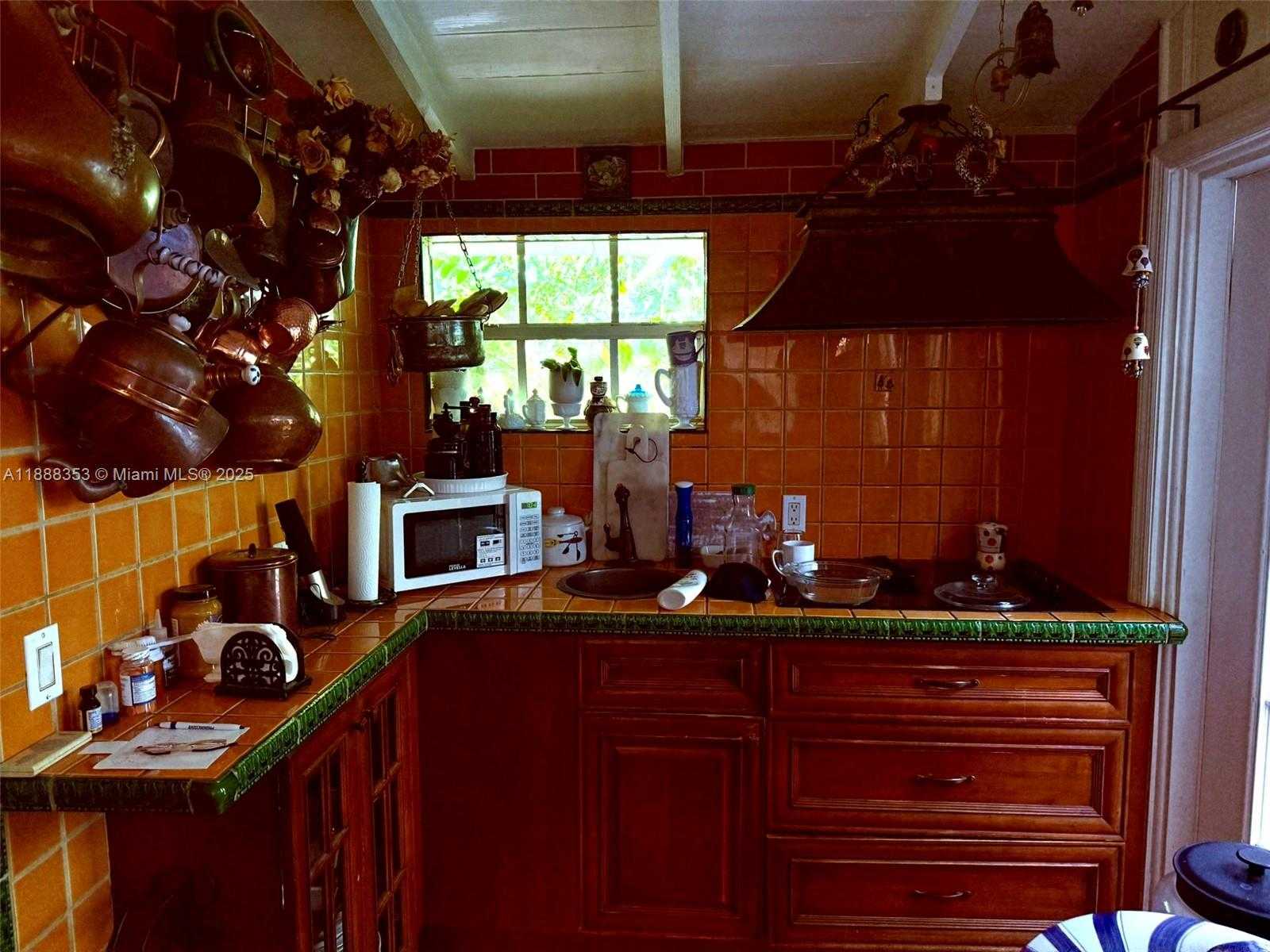 Small Image of 10901 NORTH EAST 3RD AVE, Miami Number 49