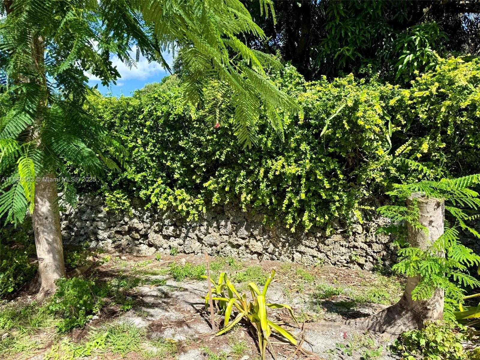 Small Image of 10901 NORTH EAST 3RD AVE, Miami Number 6