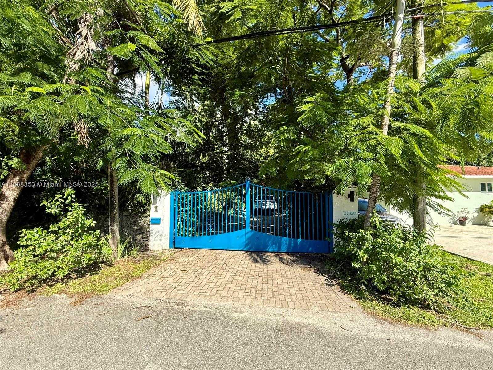 Small Image of 10901 NORTH EAST 3RD AVE, Miami Number 64