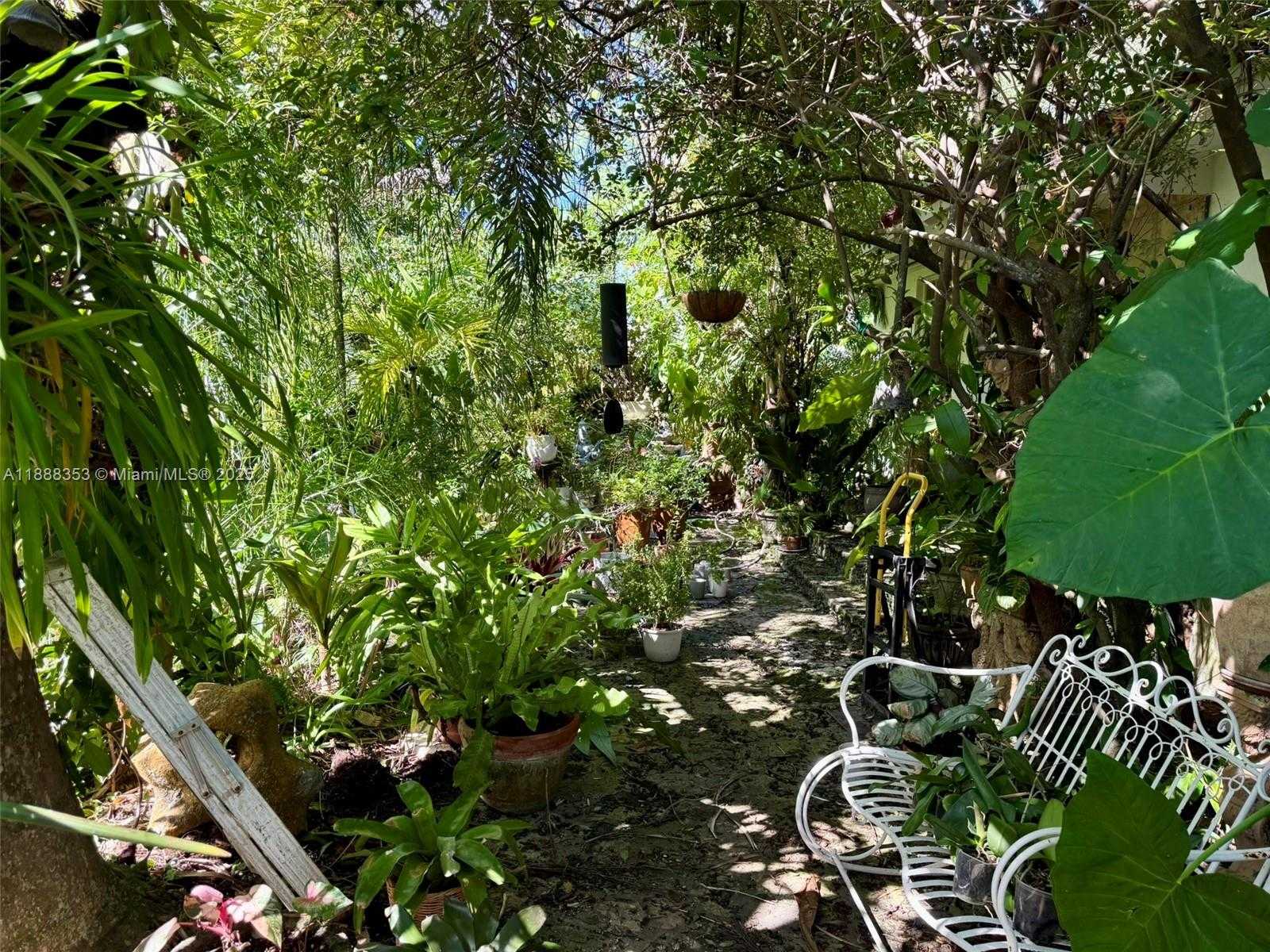 Small Image of 10901 NORTH EAST 3RD AVE, Miami Number 9