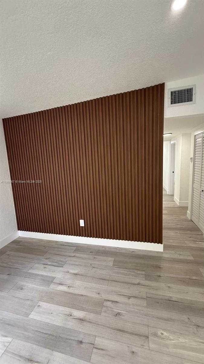 Small Image of 980 NORTH EAST 146TH ST, North Miami Number 14