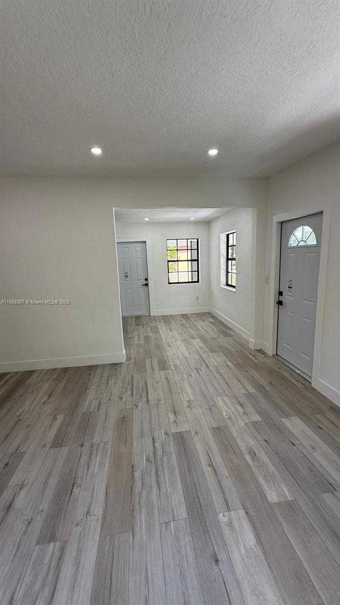 Small Image of 980 NORTH EAST 146TH ST, North Miami Number 15